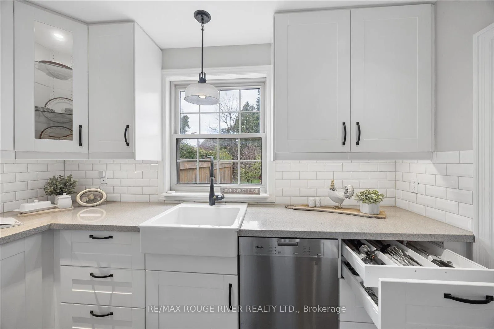 Photo 19 of 450 Colborne Street E, Oshawa, O'Neill — HOMEH