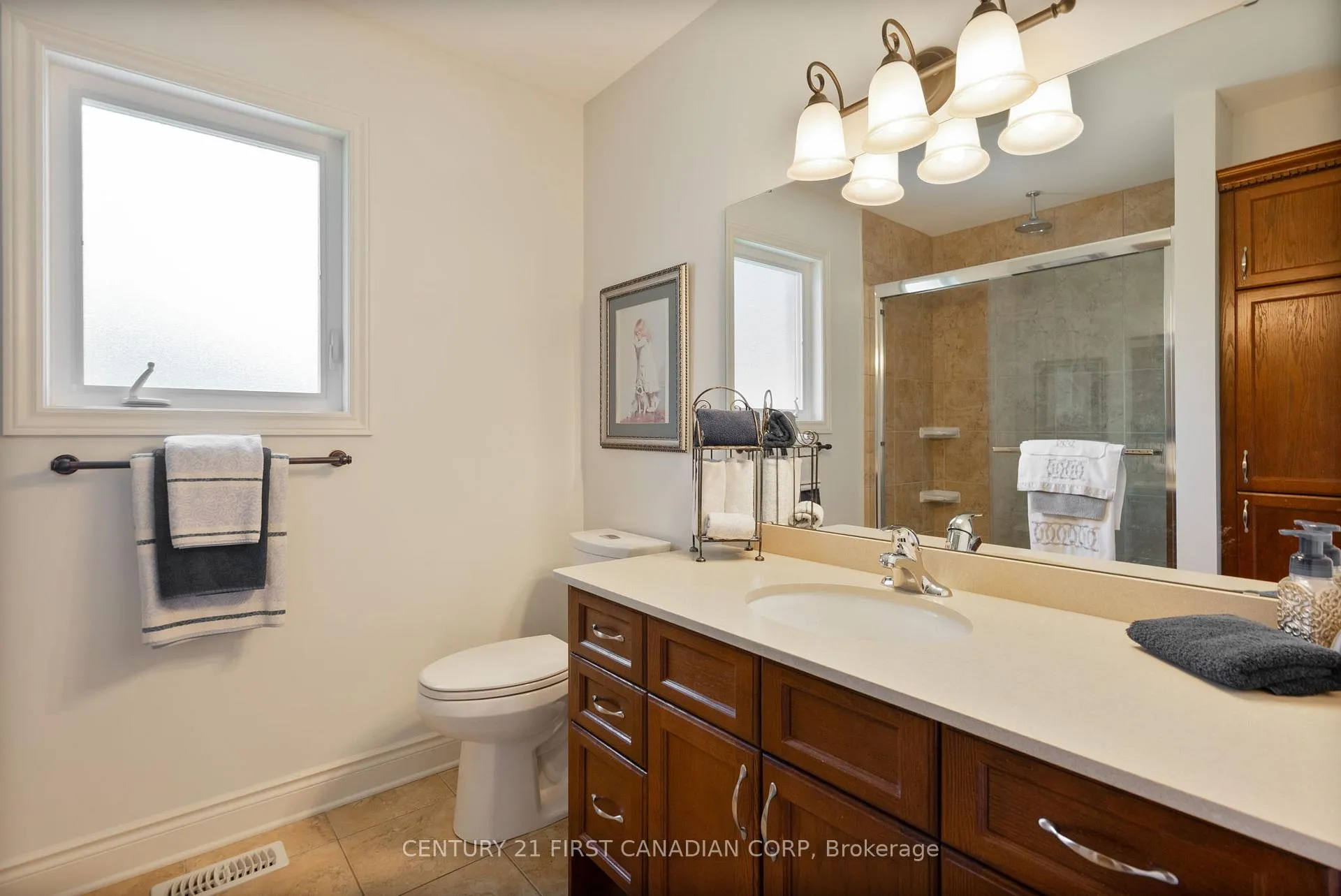 Photo 17 of 363 Darcy Drive, Strathroy-Caradoc, NE — HOMEH