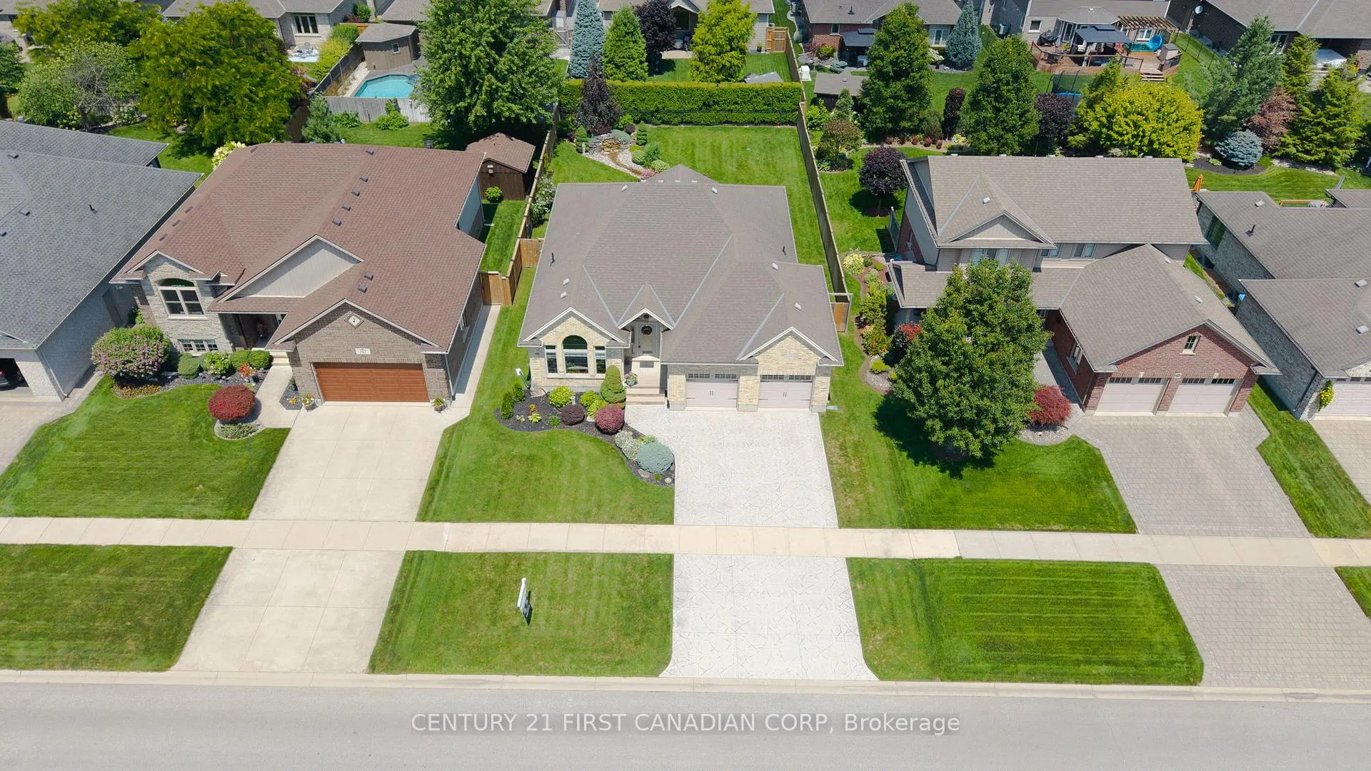 Photo 36 of 363 Darcy Drive, Strathroy-Caradoc, NE — HOMEH