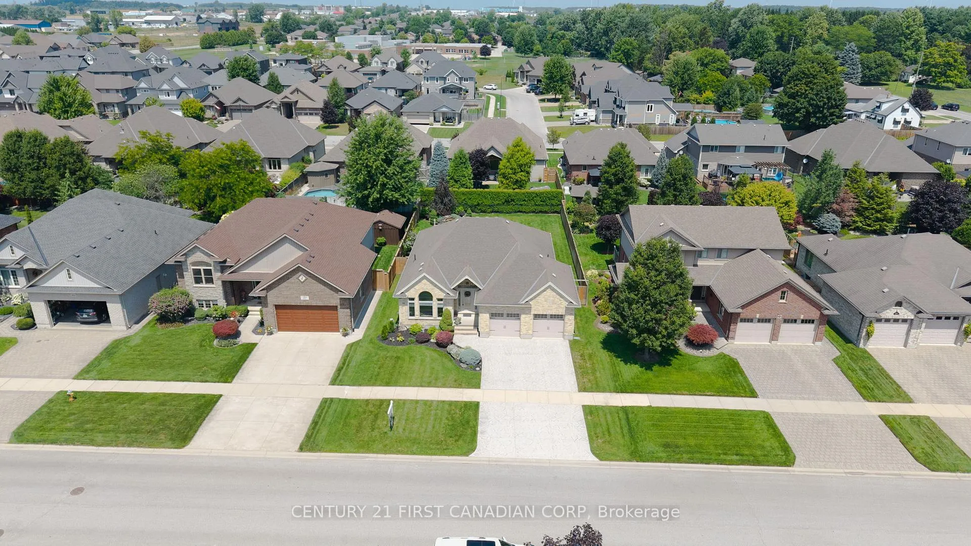 Photo 38 of 363 Darcy Drive, Strathroy-Caradoc, NE — HOMEH
