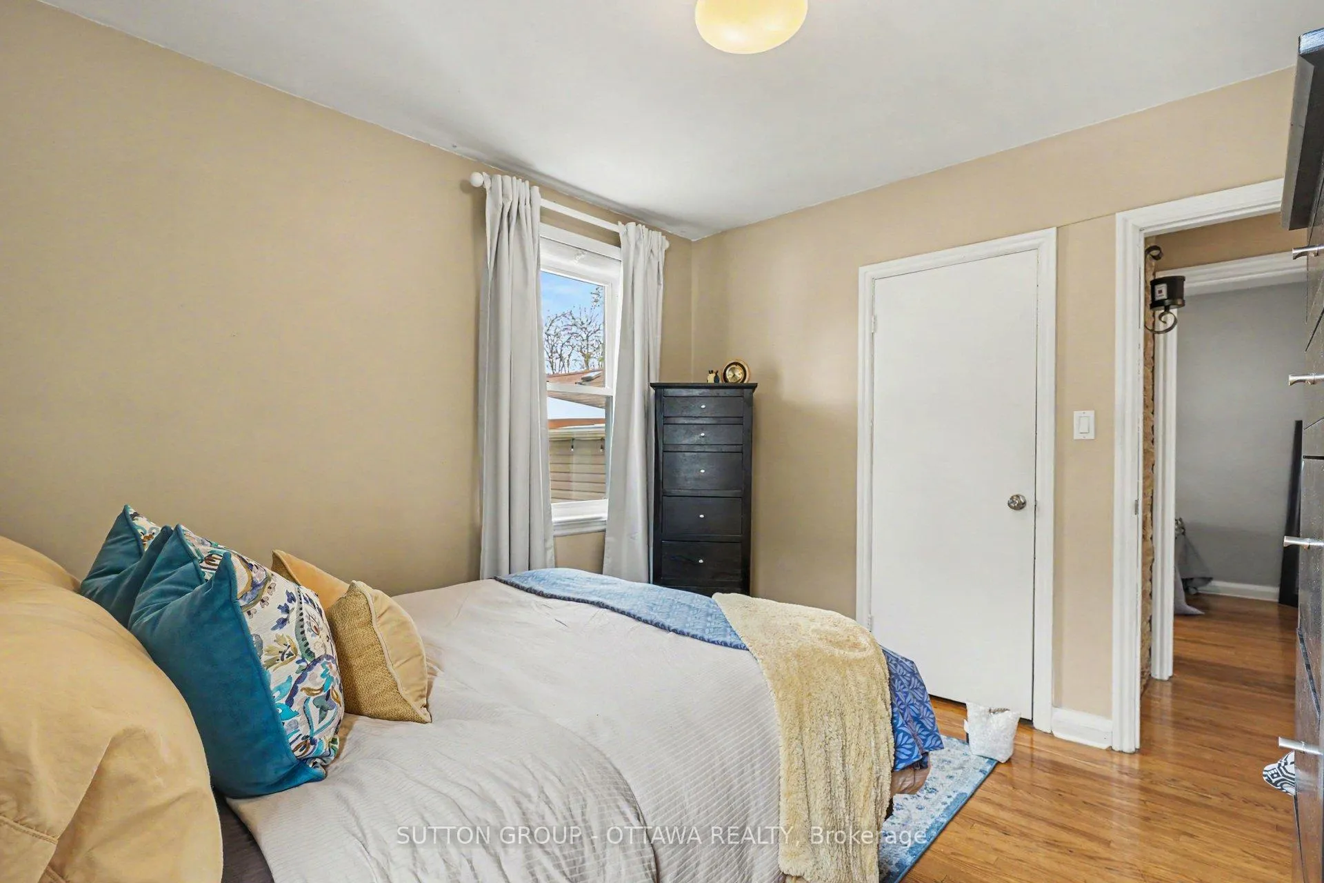 Photo 9 of 323 Wilson Road S, Oshawa, Donevan — HOMEH