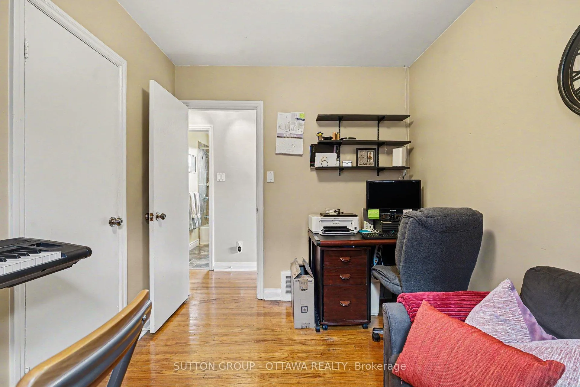 Photo 13 of 323 Wilson Road S, Oshawa, Donevan — HOMEH