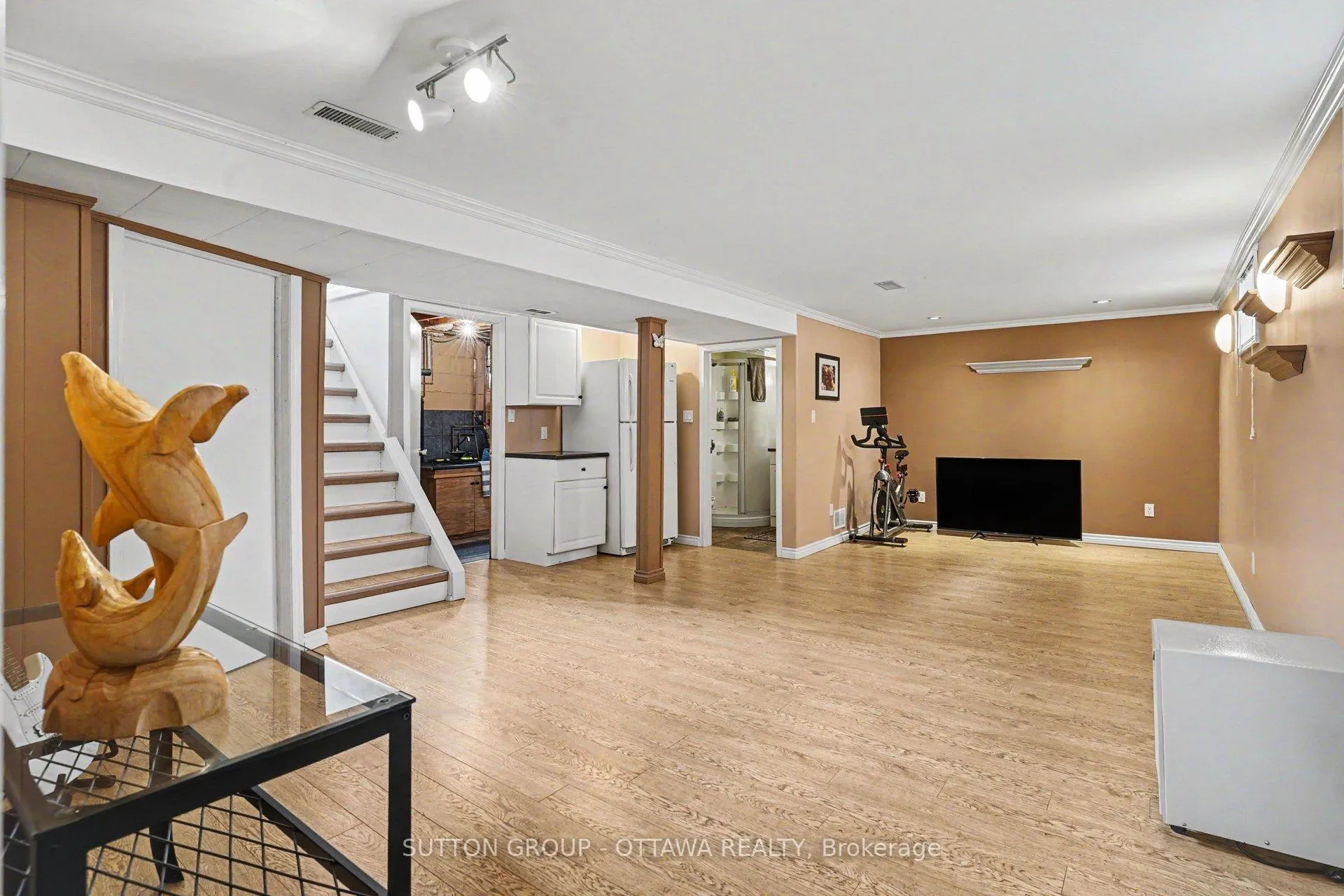 Photo 15 of 323 Wilson Road S, Oshawa, Donevan — HOMEH