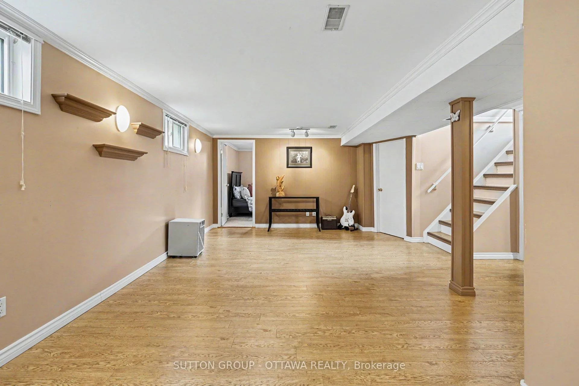 Photo 16 of 323 Wilson Road S, Oshawa, Donevan — HOMEH