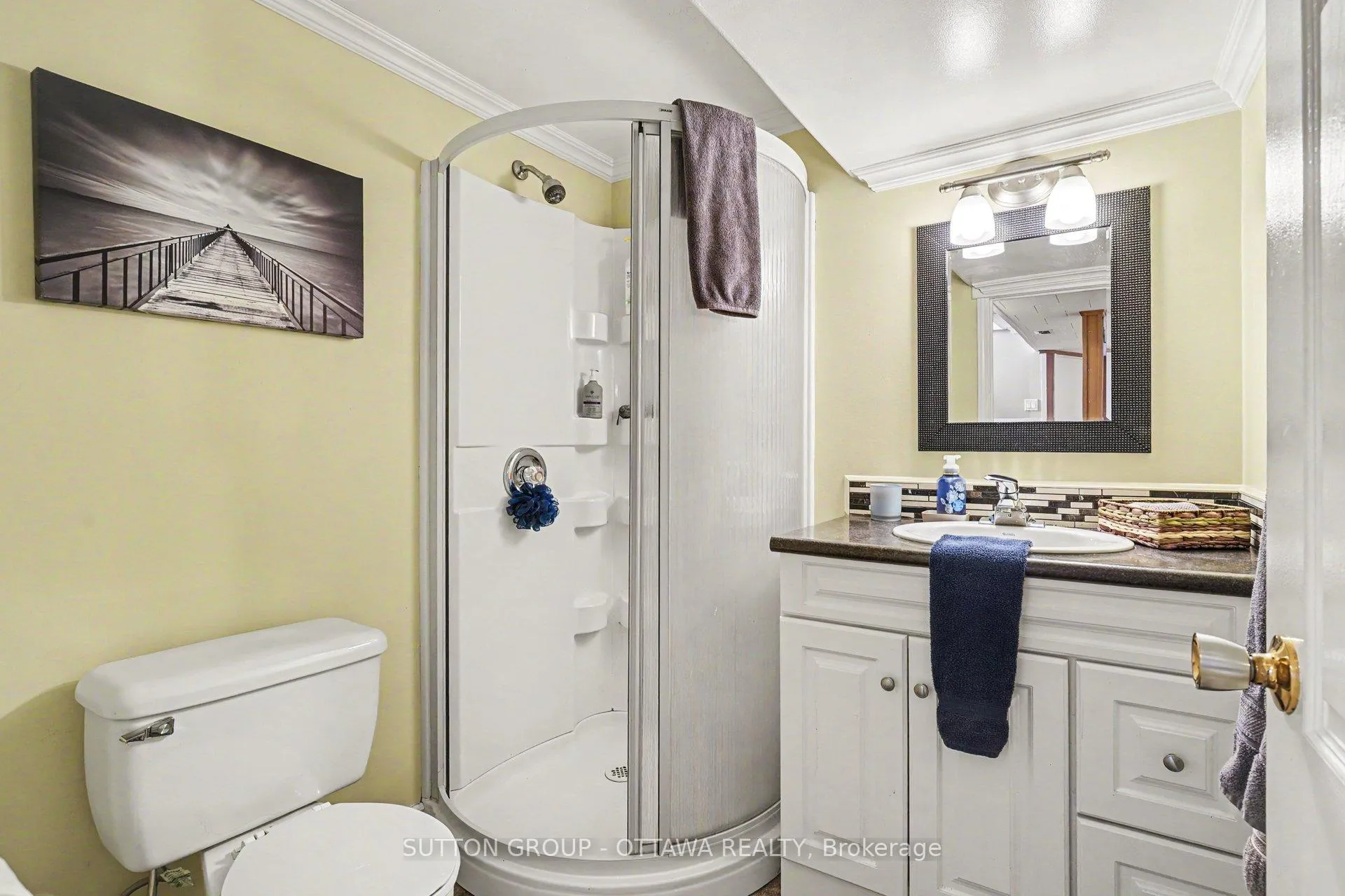 Photo 19 of 323 Wilson Road S, Oshawa, Donevan — HOMEH
