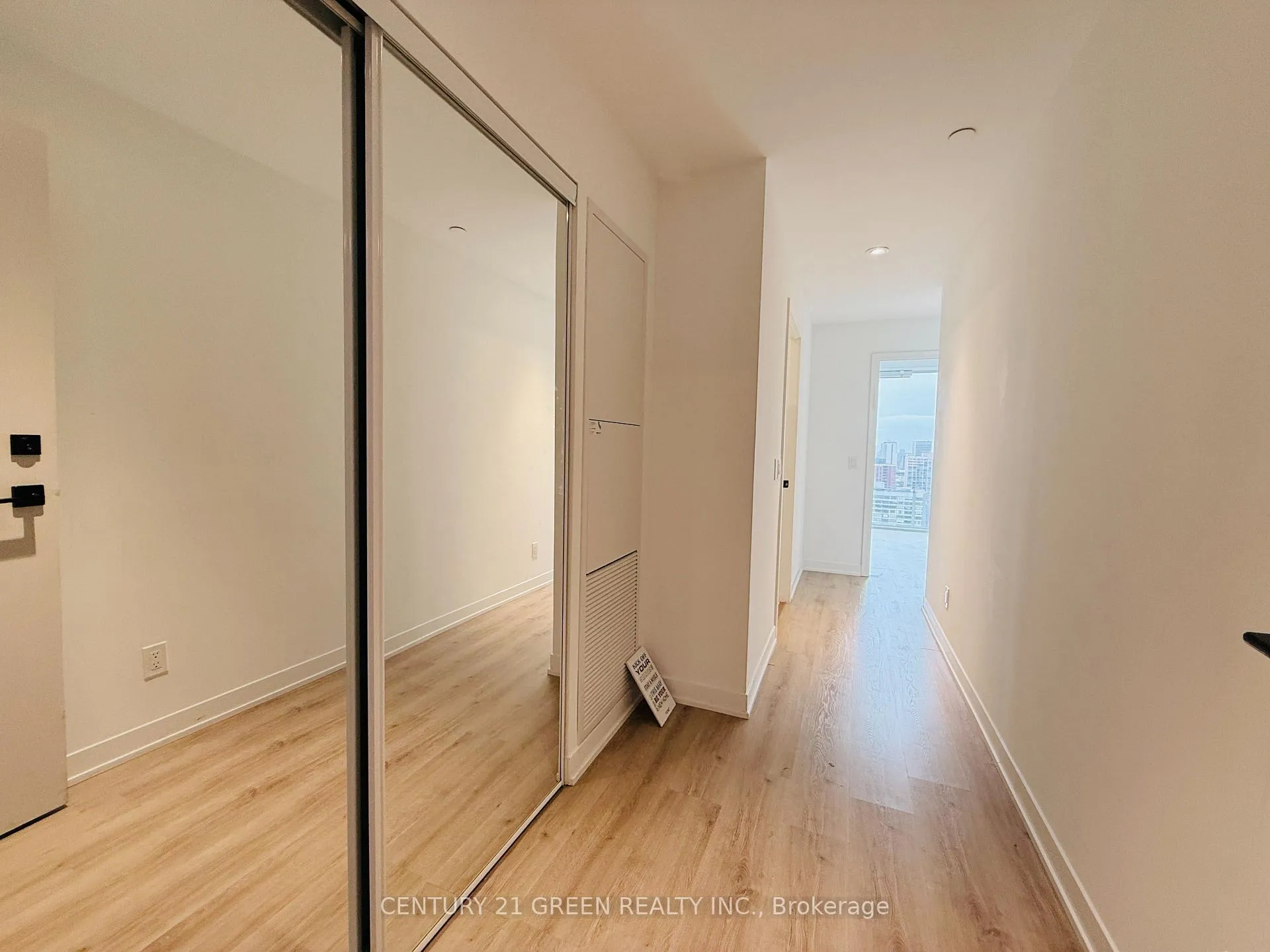 Photo 5 of Unit 2710, 319 Jarvis Street, Toronto, Moss Park — HOMEH