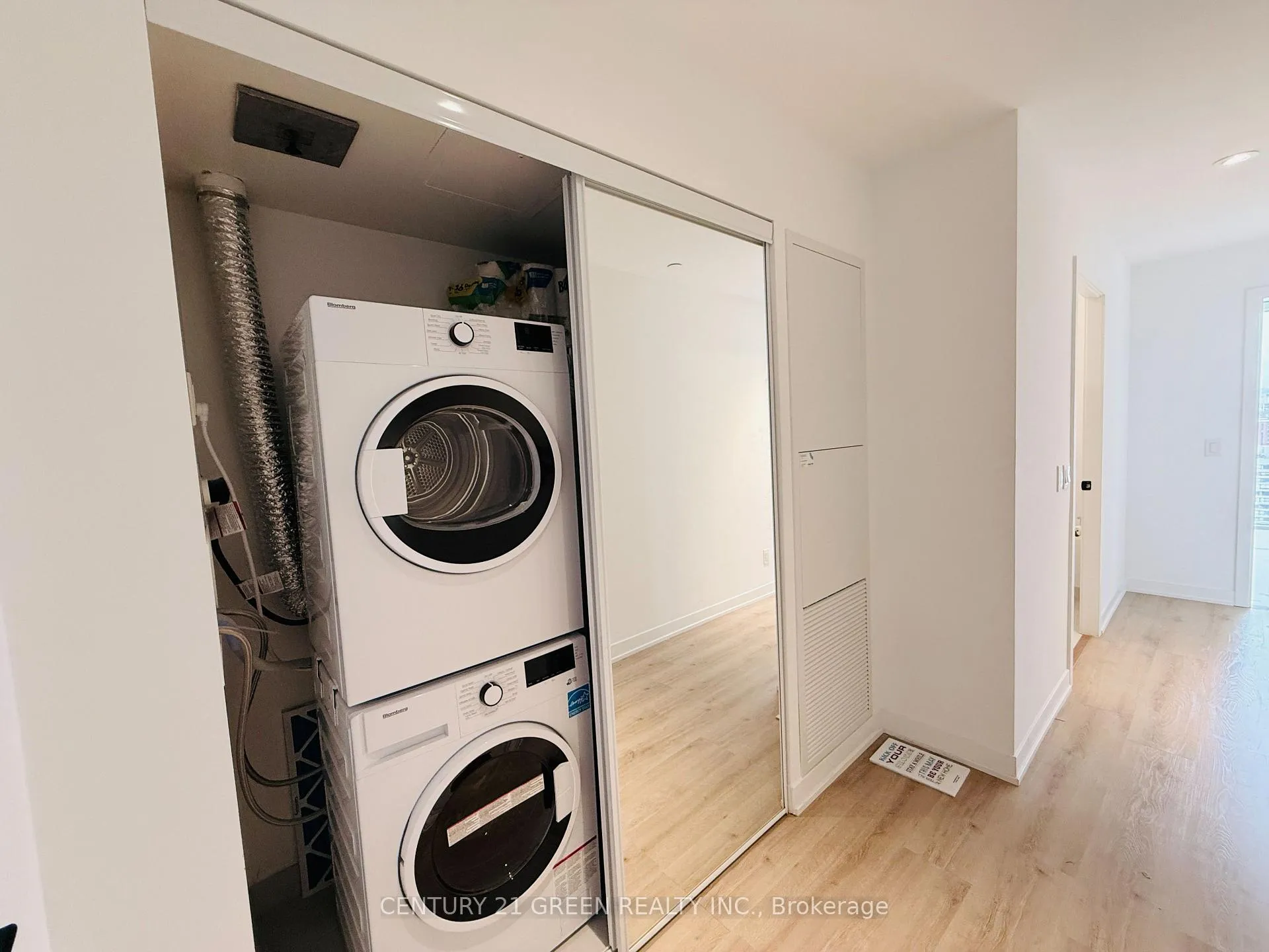 Photo 6 of Unit 2710, 319 Jarvis Street, Toronto, Moss Park — HOMEH