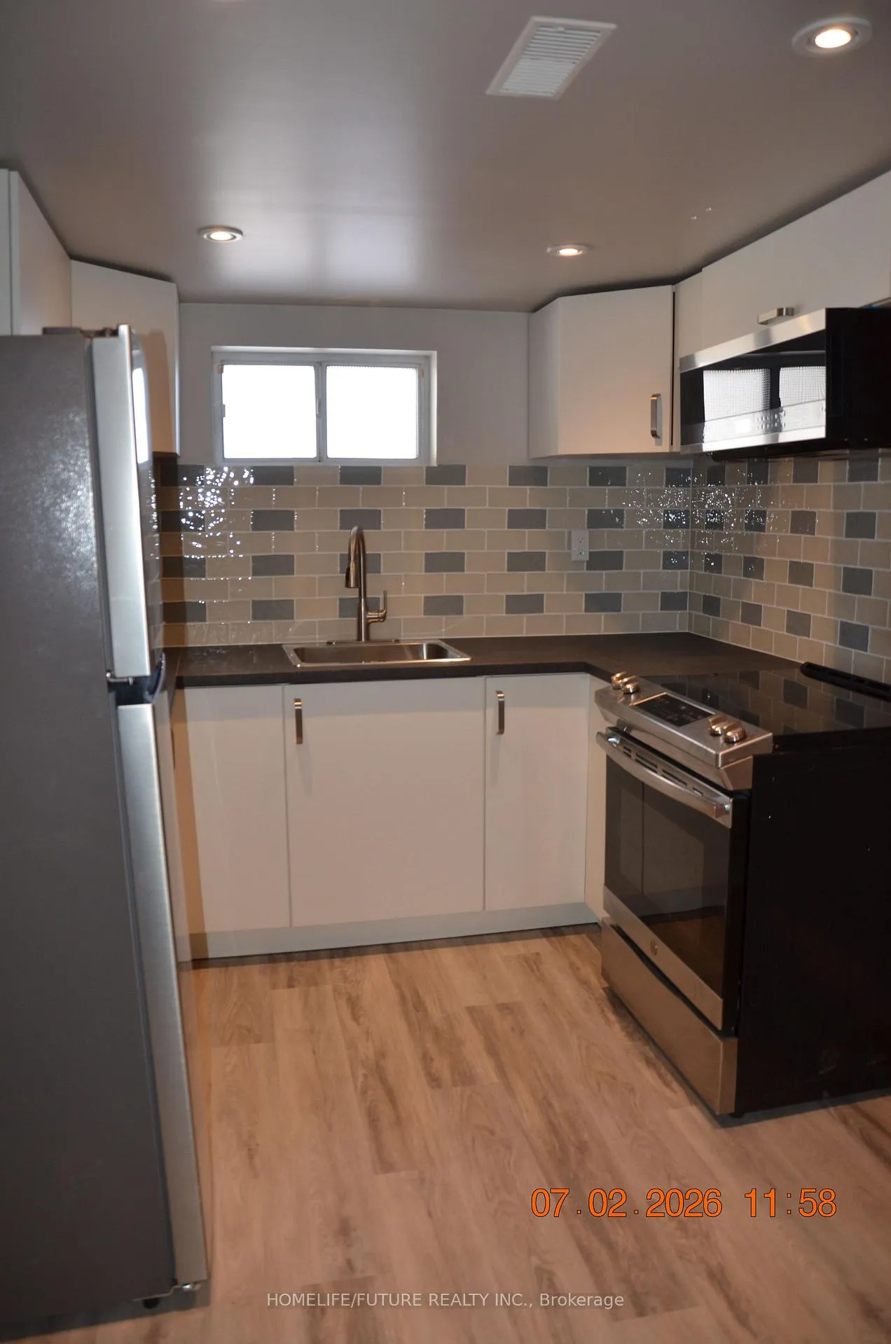 Photo 5 of 11 Coppermill Drive, Etobicoke, Rexdale-Kipling — HOMEH