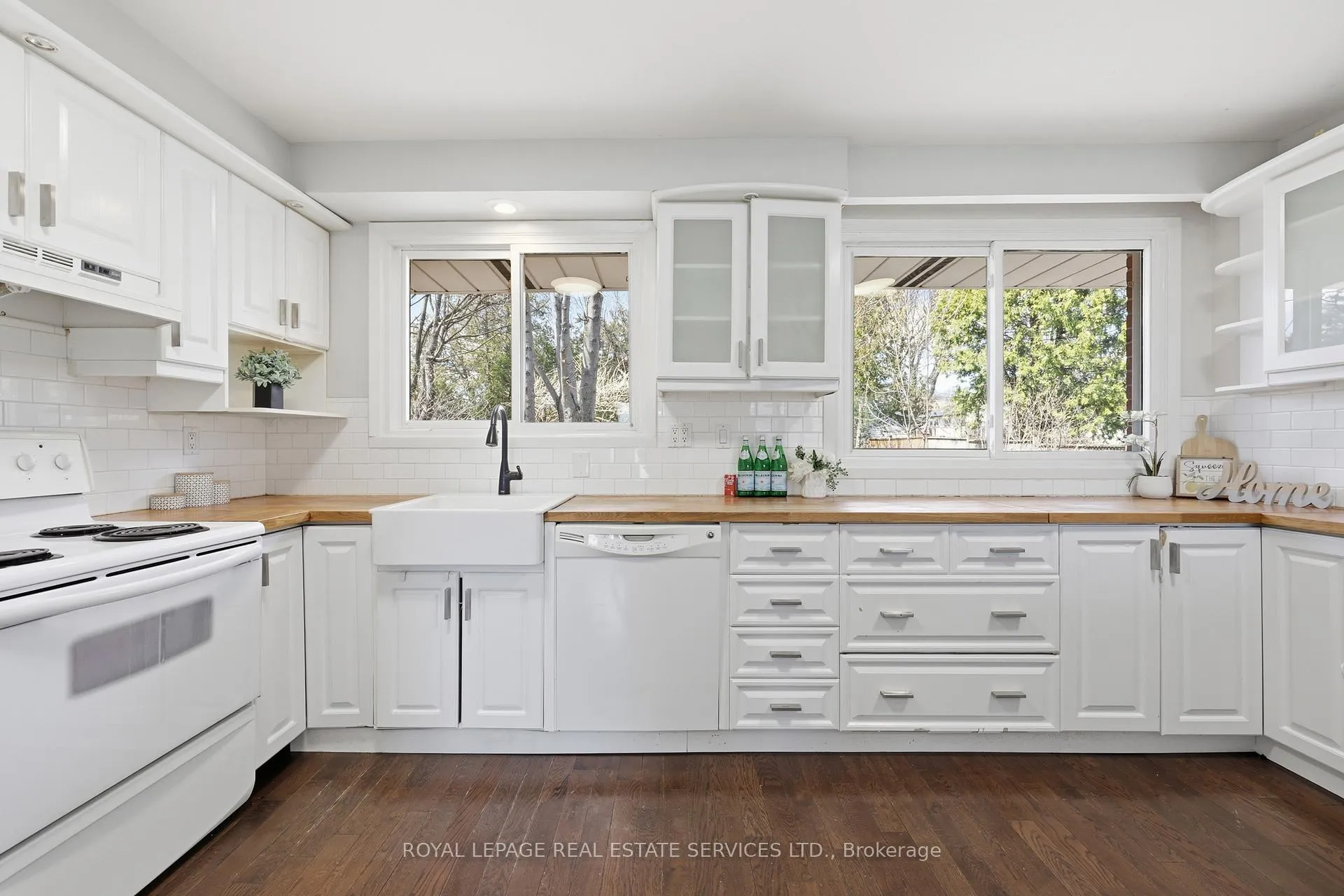 Photo 10 of 59 Sewell Drive, Oakville, College Park — HOMEH