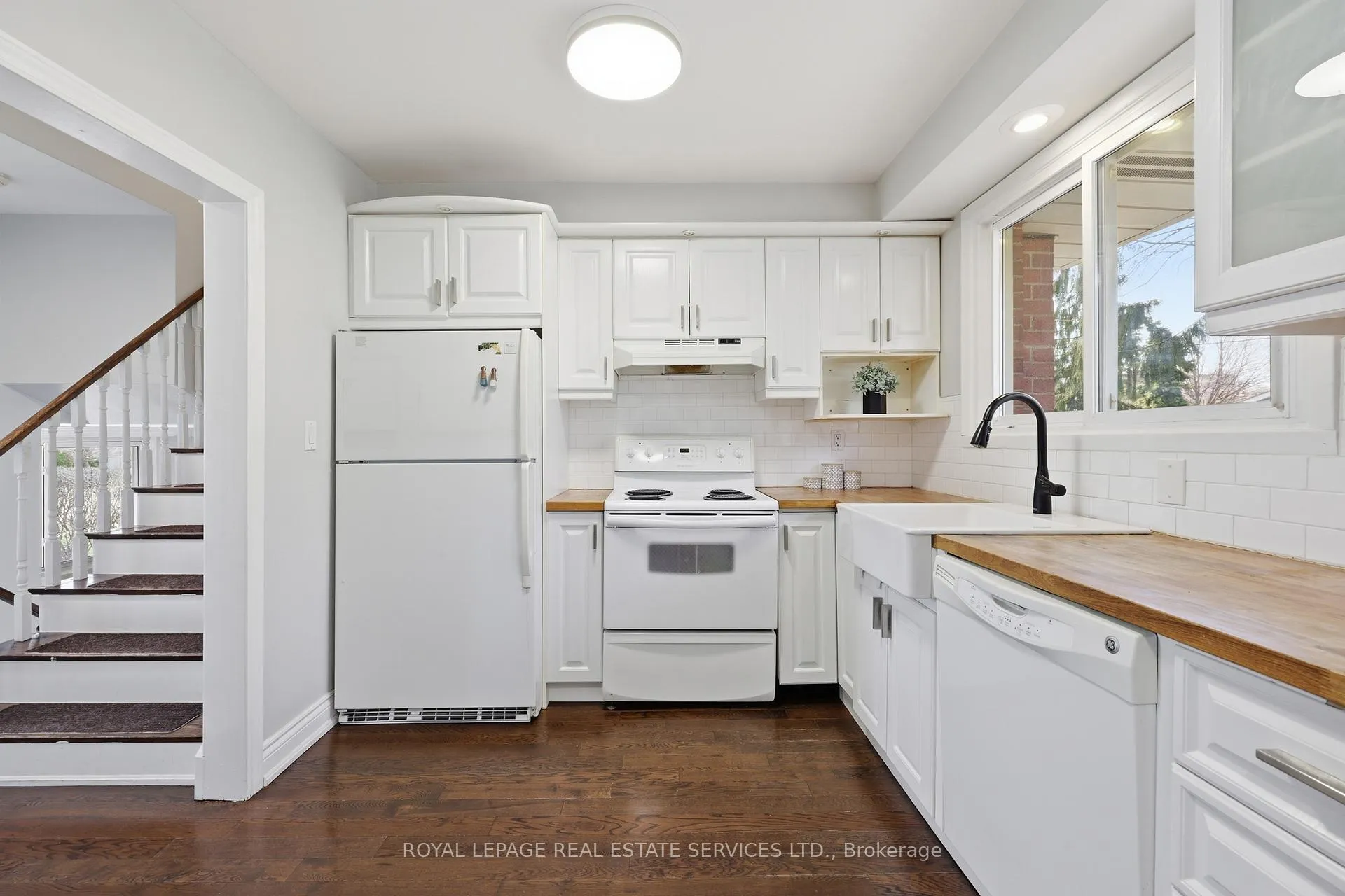 Photo 12 of 59 Sewell Drive, Oakville, College Park — HOMEH