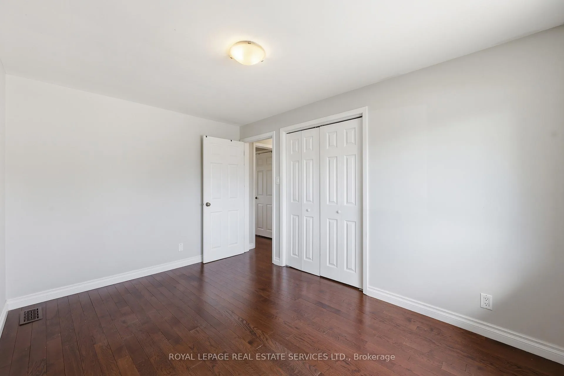 Photo 16 of 59 Sewell Drive, Oakville, College Park — HOMEH