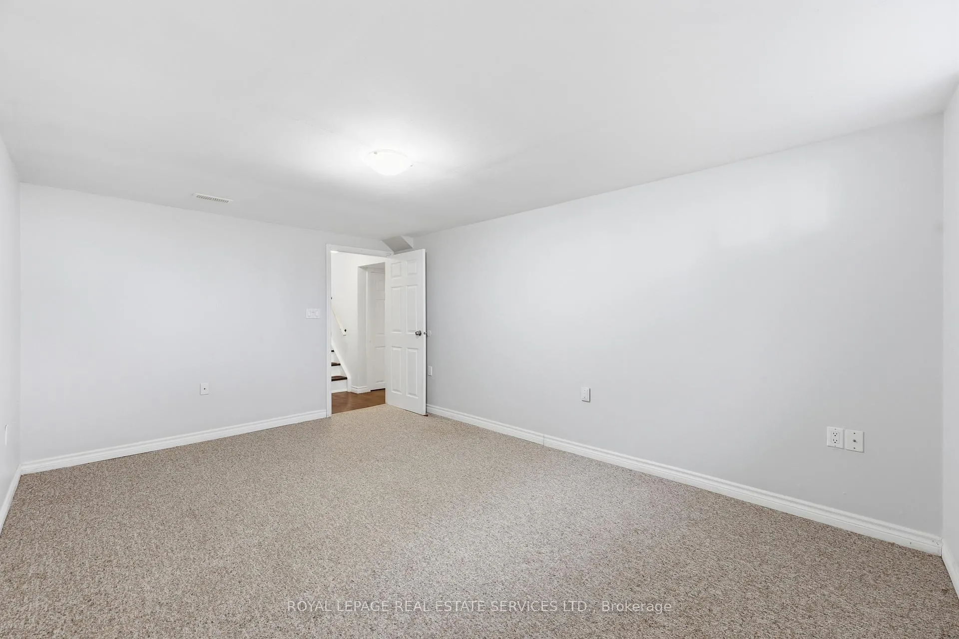 Photo 23 of 59 Sewell Drive, Oakville, College Park — HOMEH