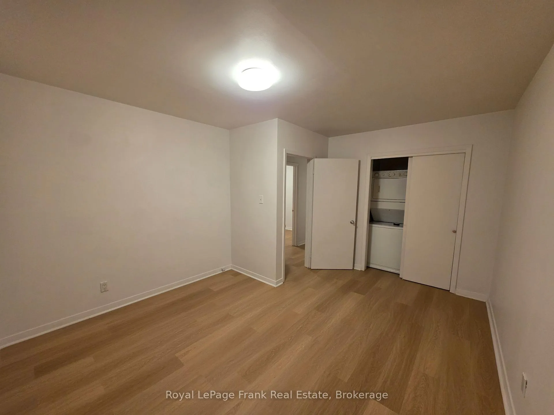 Photo 3 of 813 Zator Avenue, Pickering, Bay Ridges — HOMEH