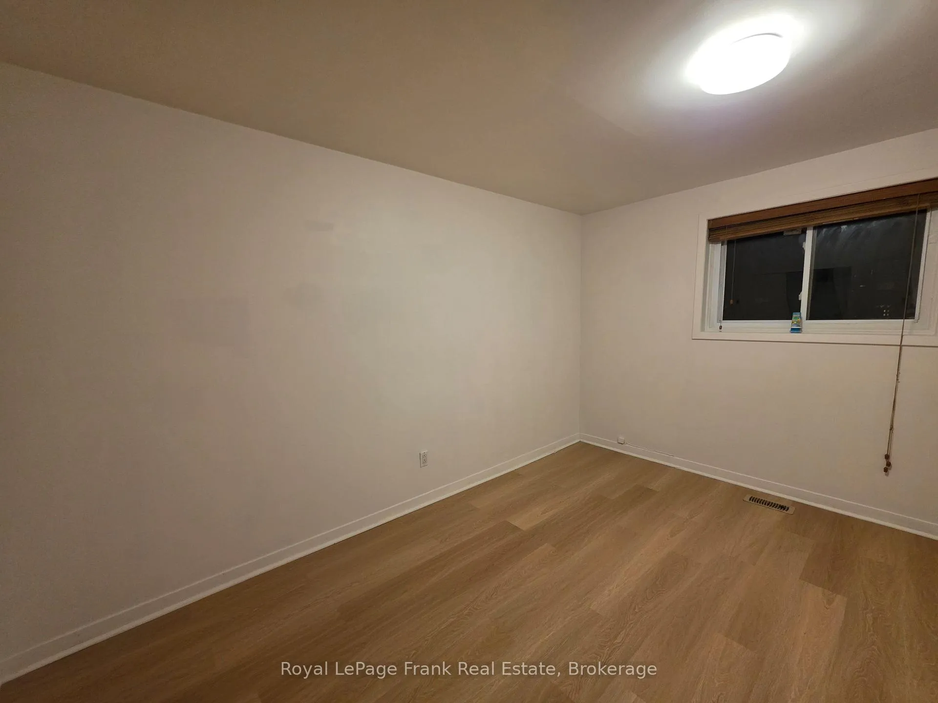 Photo 5 of 813 Zator Avenue, Pickering, Bay Ridges — HOMEH