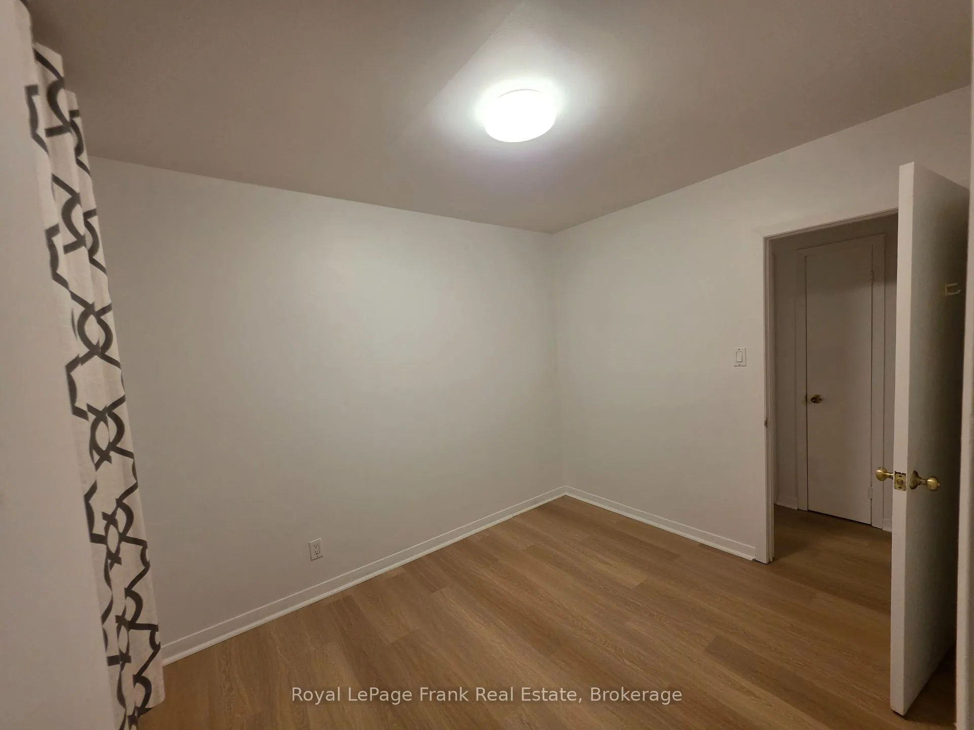 Photo 12 of 813 Zator Avenue, Pickering, Bay Ridges — HOMEH