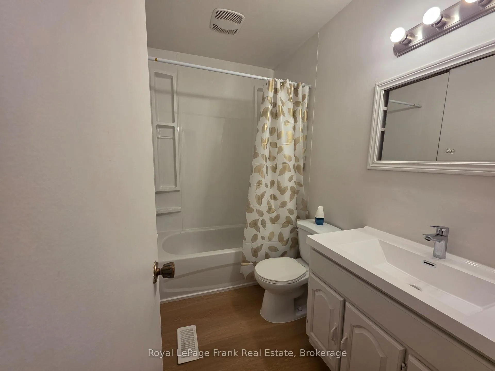 Photo 18 of 813 Zator Avenue, Pickering, Bay Ridges — HOMEH