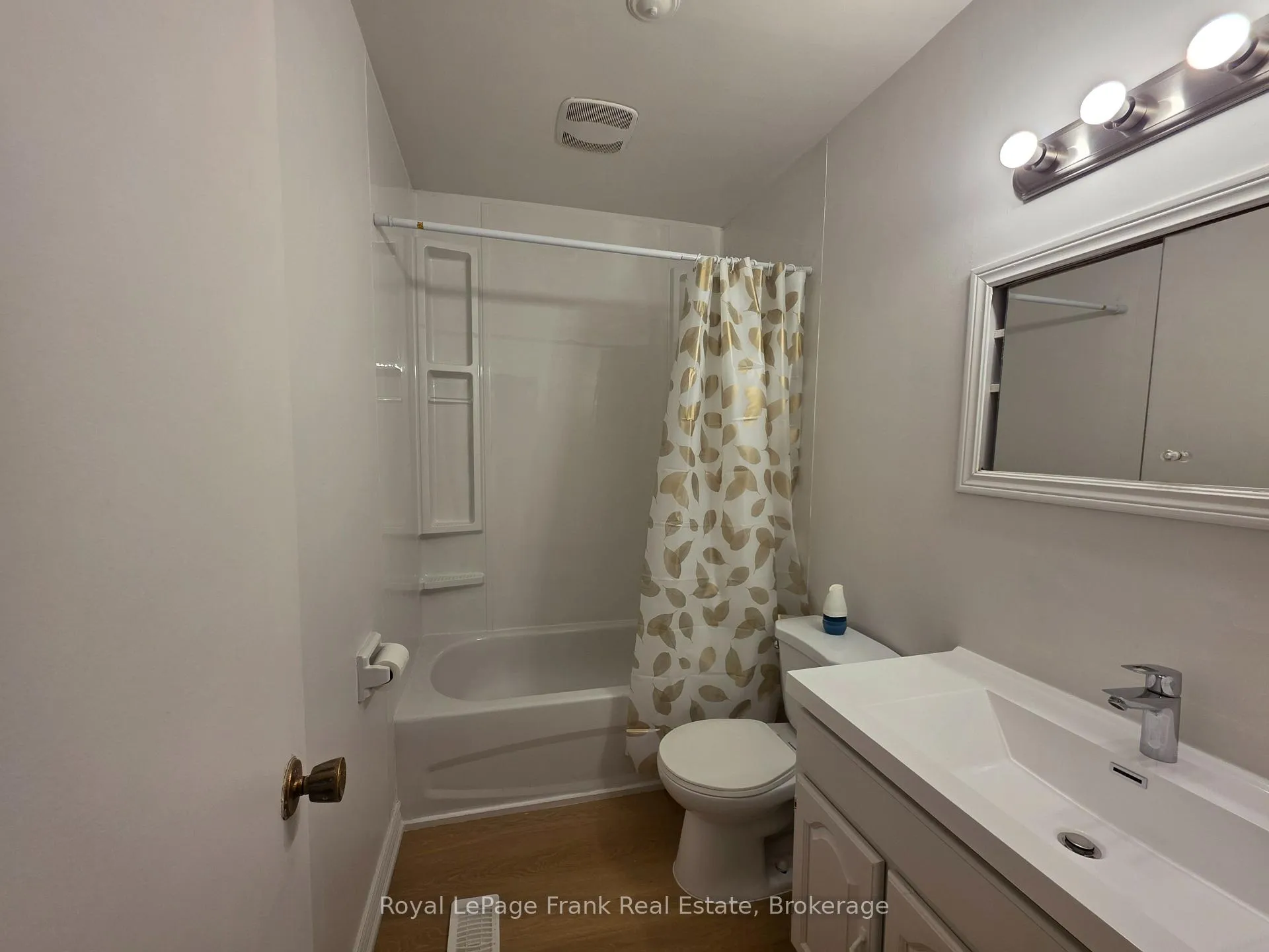 Photo 20 of 813 Zator Avenue, Pickering, Bay Ridges — HOMEH