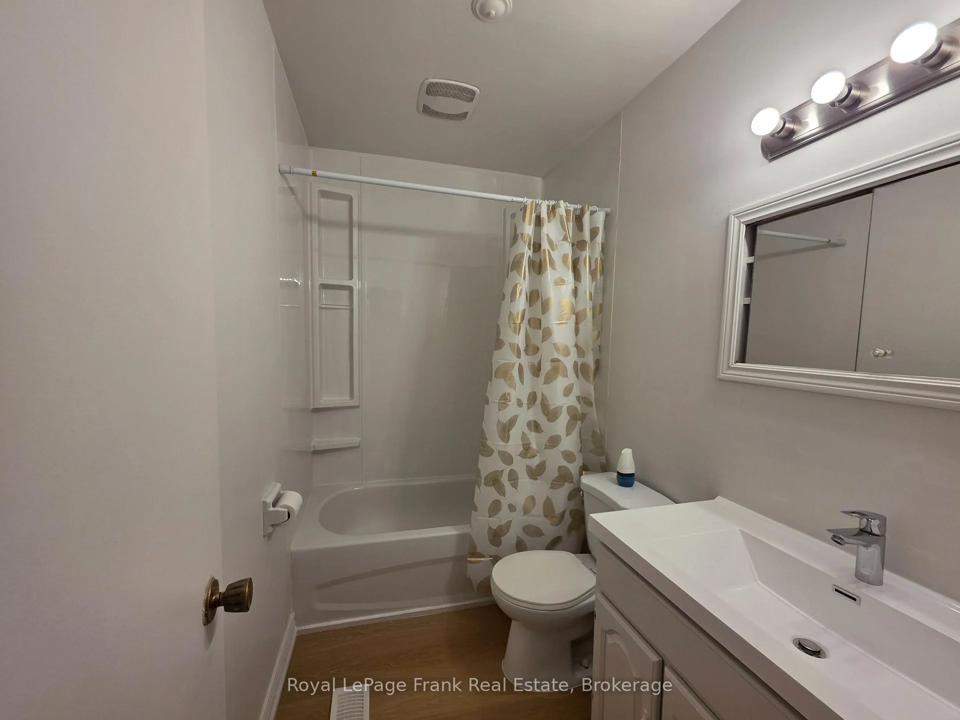Photo 21 of 813 Zator Avenue, Pickering, Bay Ridges — HOMEH