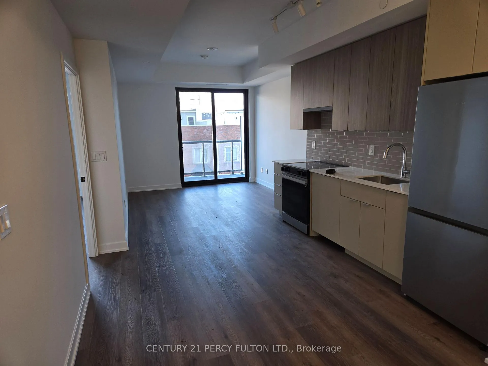 Photo 4 of Unit 302, 2075 Lakeshore Road, Burlington, Brant — HOMEH