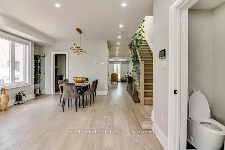 Photo 9 of 363B Pharmacy Ave, Scarborough, Clairlea-Birchmount — HOMEH