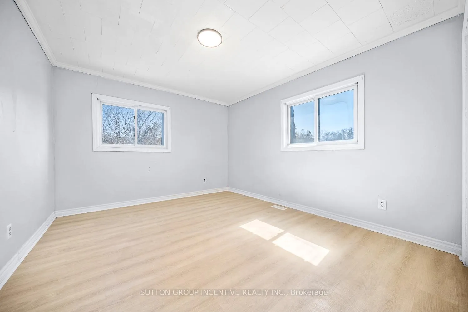 Photo 36 of 300 Metro Road N, Georgina, Historic Lakeshore Communities — HOMEH