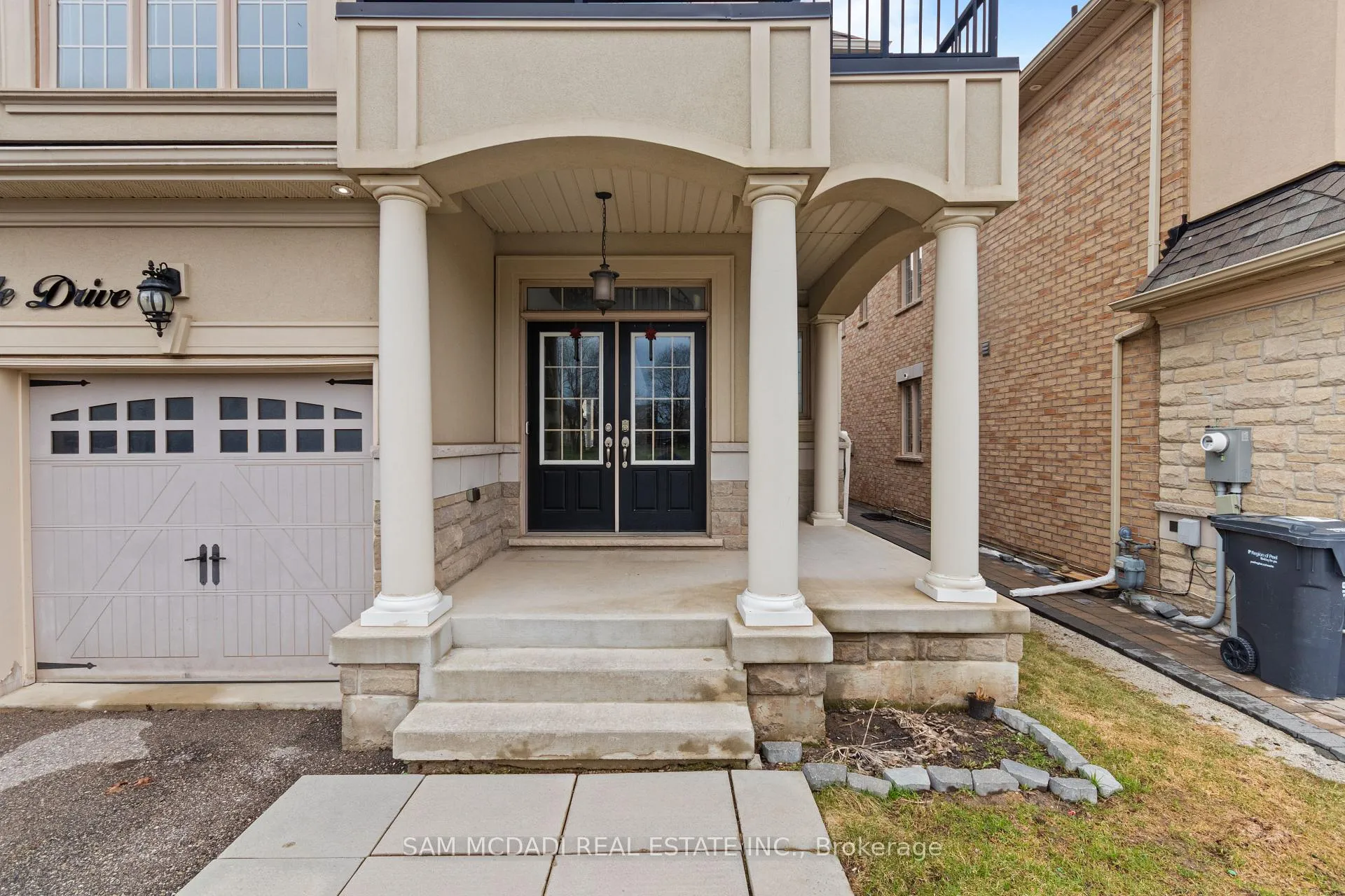 Photo 2 of 53 Lorenville Drive, Brampton, Credit Valley — HOMEH