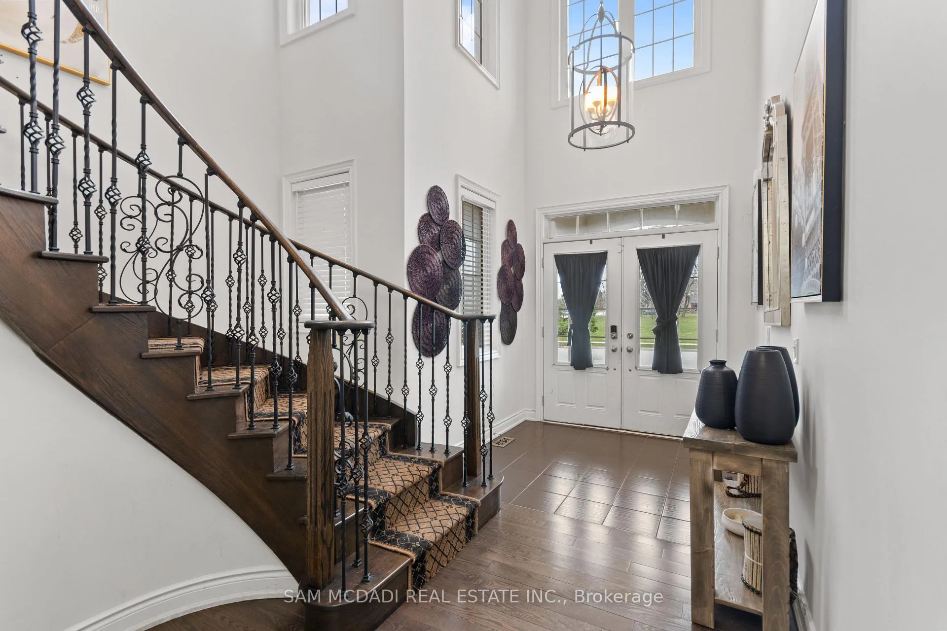 Photo 3 of 53 Lorenville Drive, Brampton, Credit Valley — HOMEH