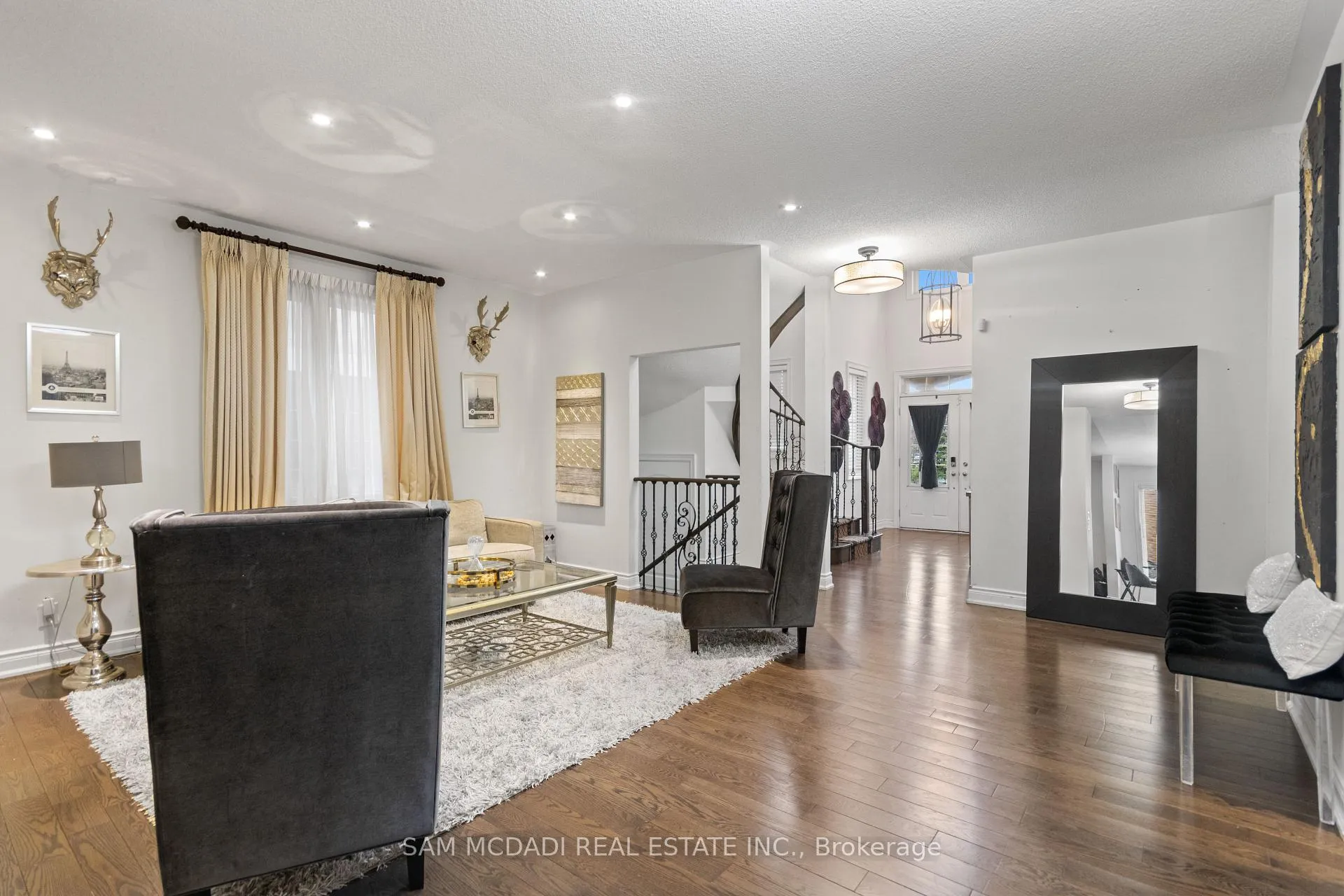 Photo 4 of 53 Lorenville Drive, Brampton, Credit Valley — HOMEH