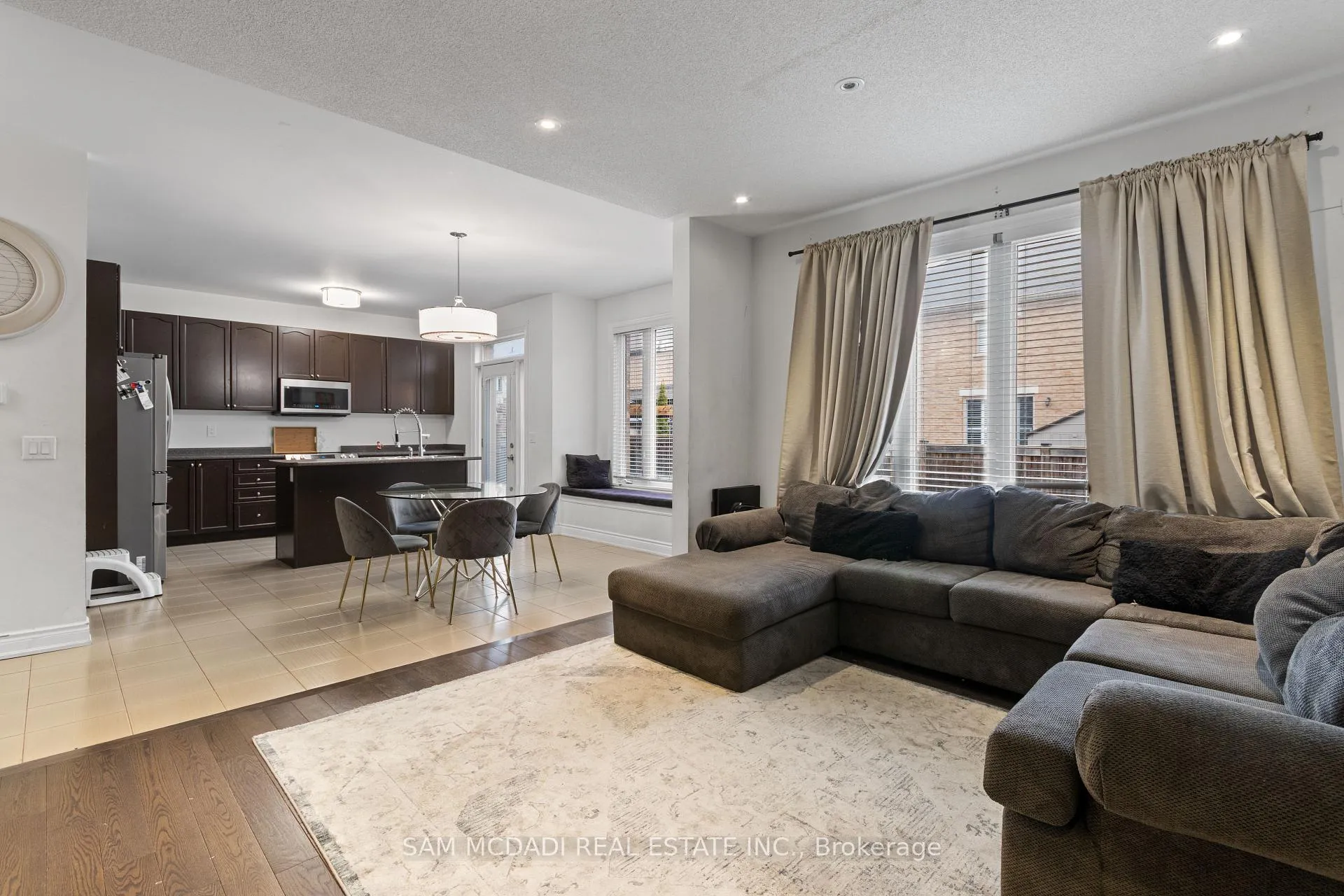 Photo 13 of 53 Lorenville Drive, Brampton, Credit Valley — HOMEH