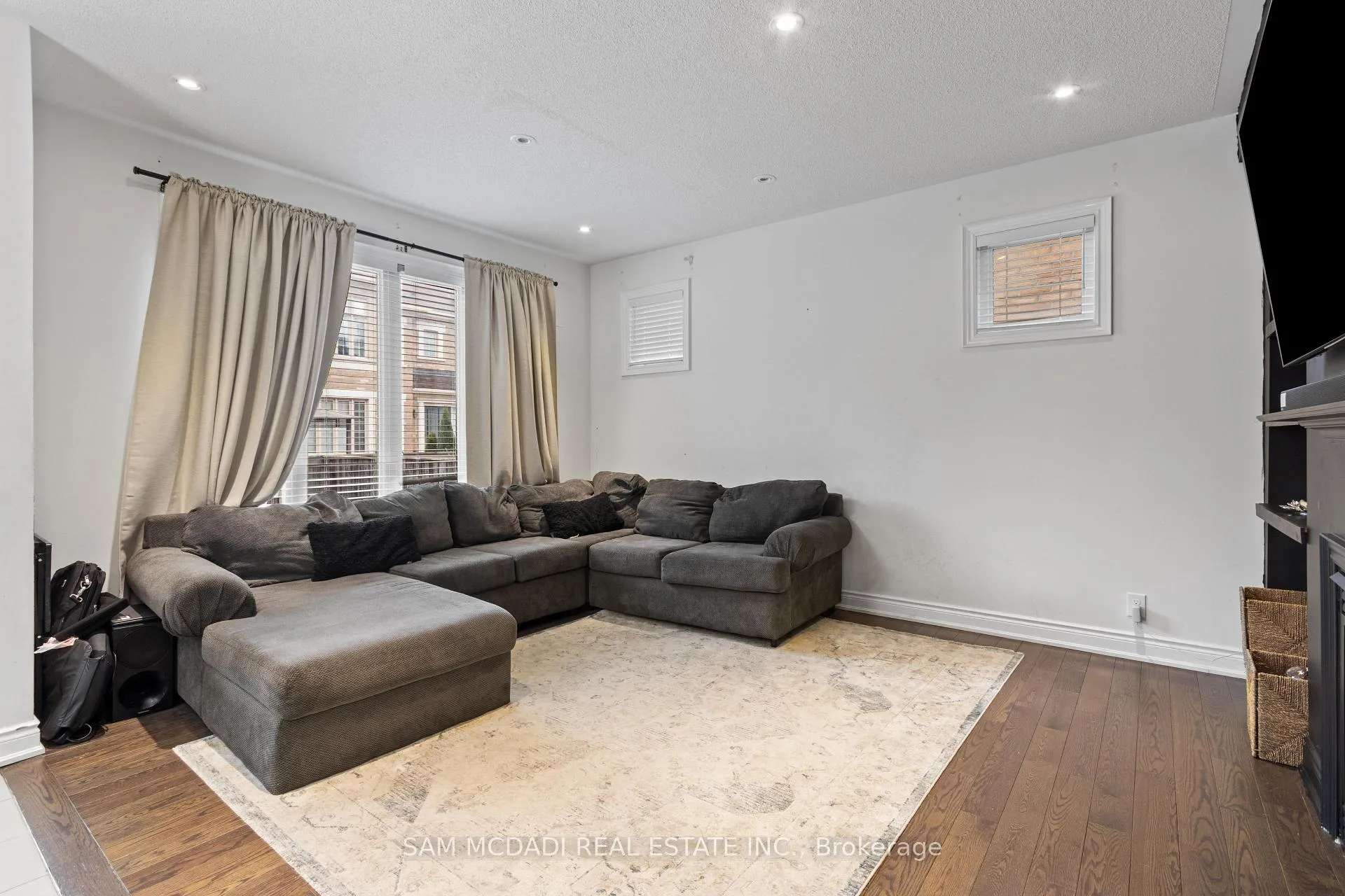 Photo 14 of 53 Lorenville Drive, Brampton, Credit Valley — HOMEH