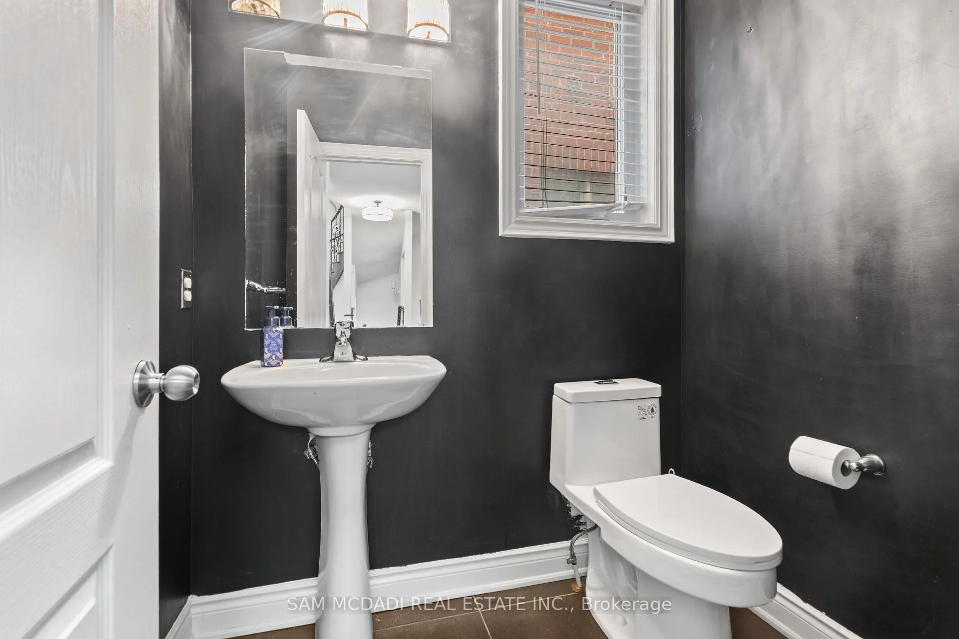 Photo 15 of 53 Lorenville Drive, Brampton, Credit Valley — HOMEH