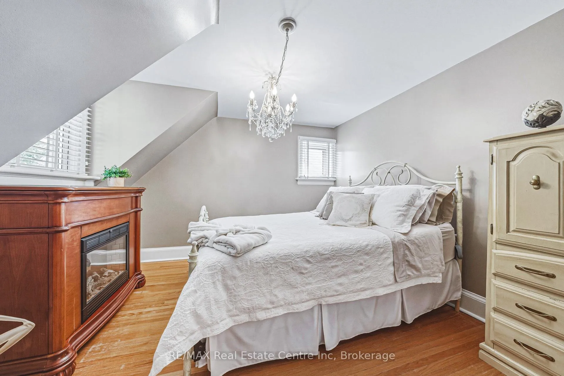 Photo 19 of 55 Vancamp Avenue, Kitchener — HOMEH