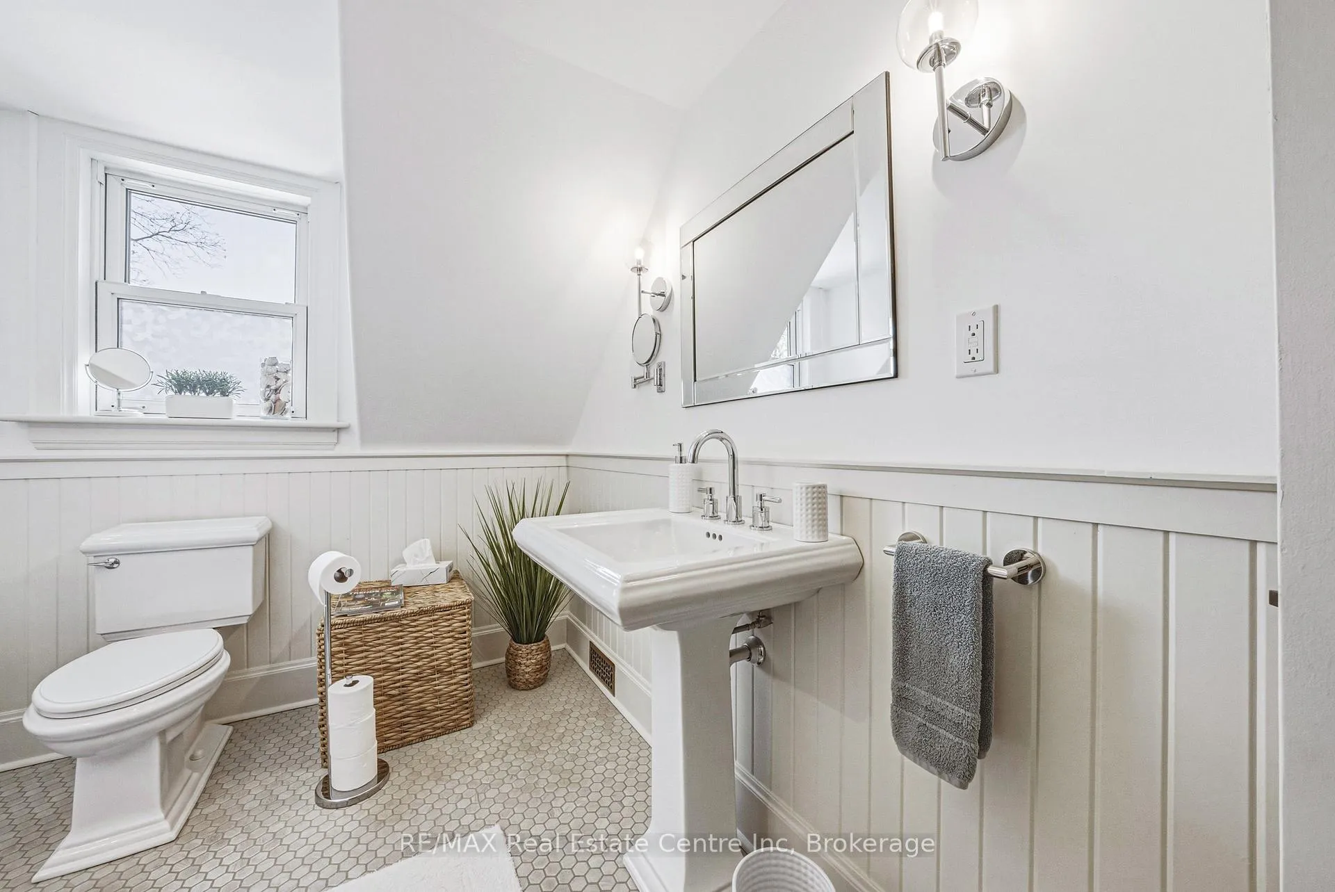 Photo 21 of 55 Vancamp Avenue, Kitchener — HOMEH