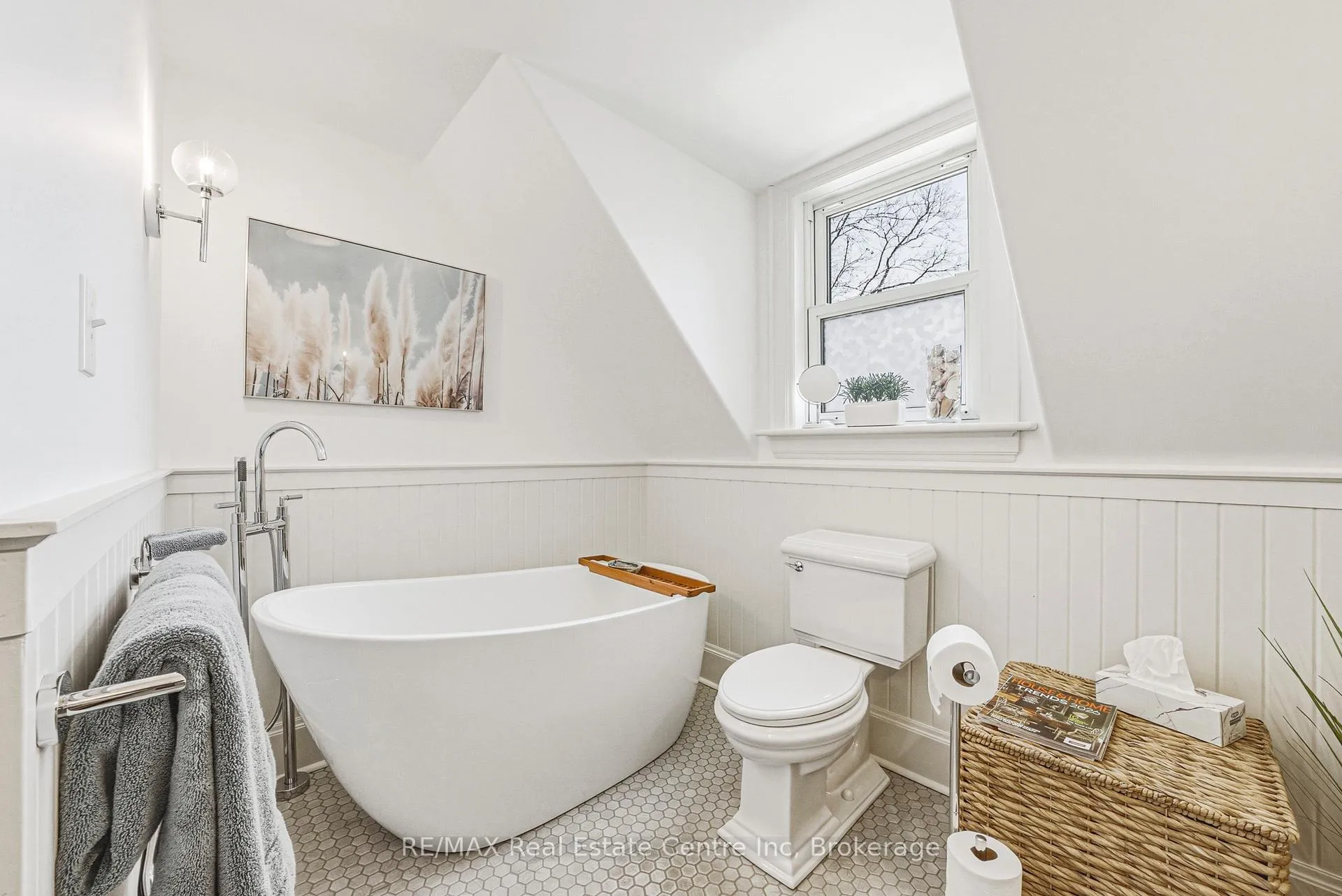 Photo 23 of 55 Vancamp Avenue, Kitchener — HOMEH
