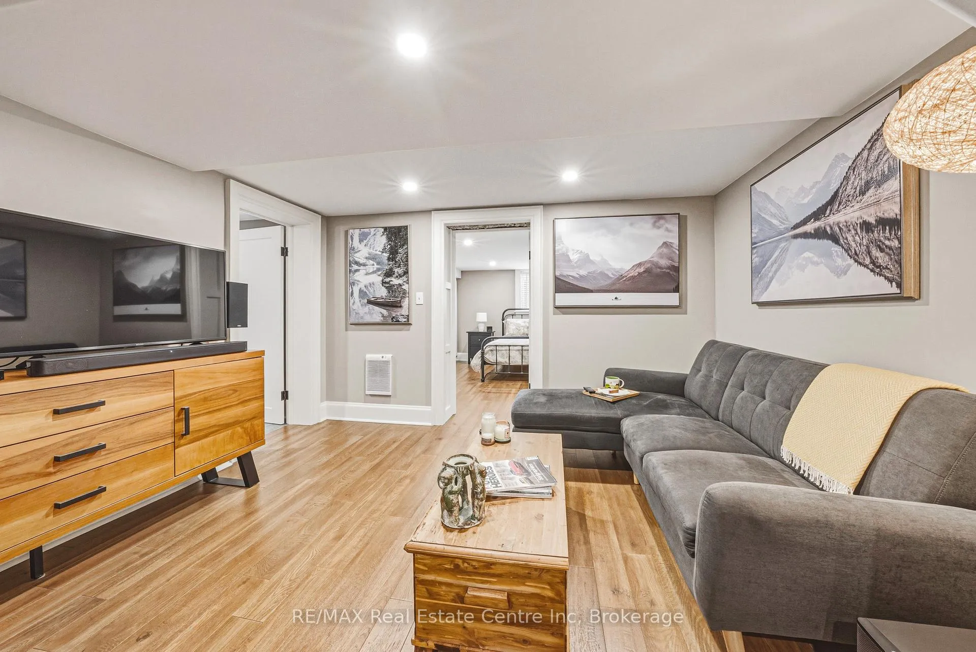 Photo 24 of 55 Vancamp Avenue, Kitchener — HOMEH