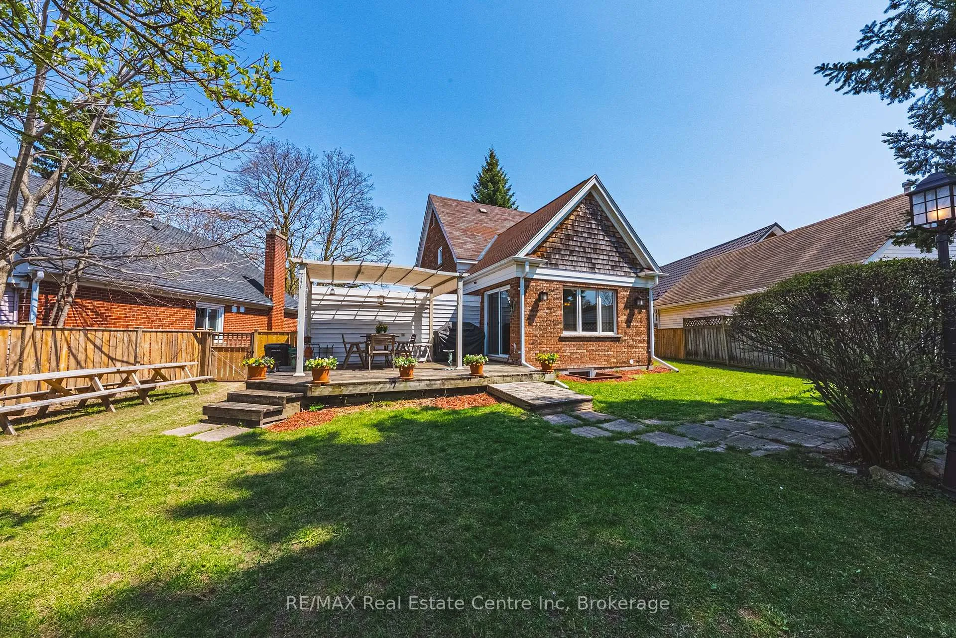 Photo 36 of 55 Vancamp Avenue, Kitchener — HOMEH