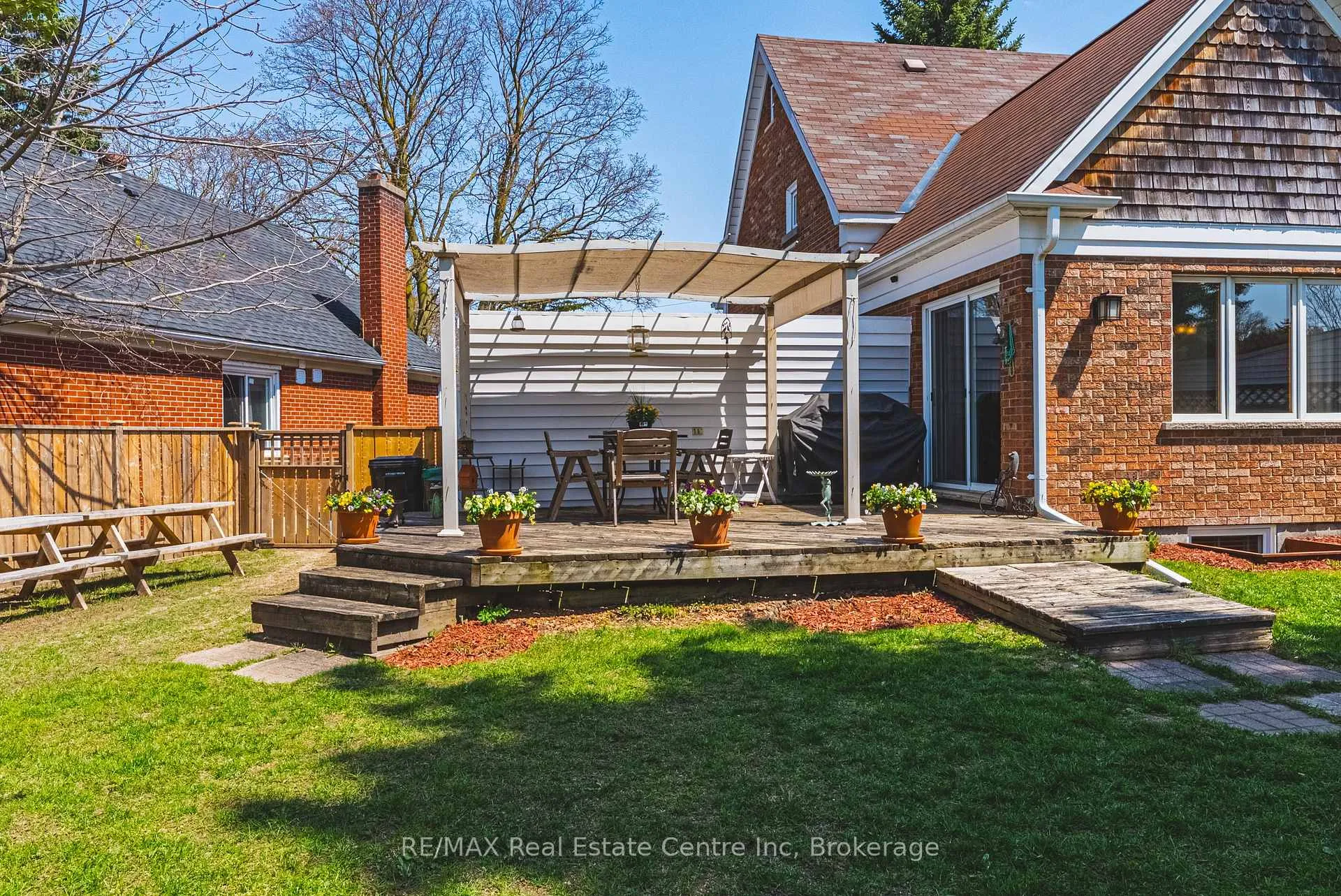 Photo 37 of 55 Vancamp Avenue, Kitchener — HOMEH