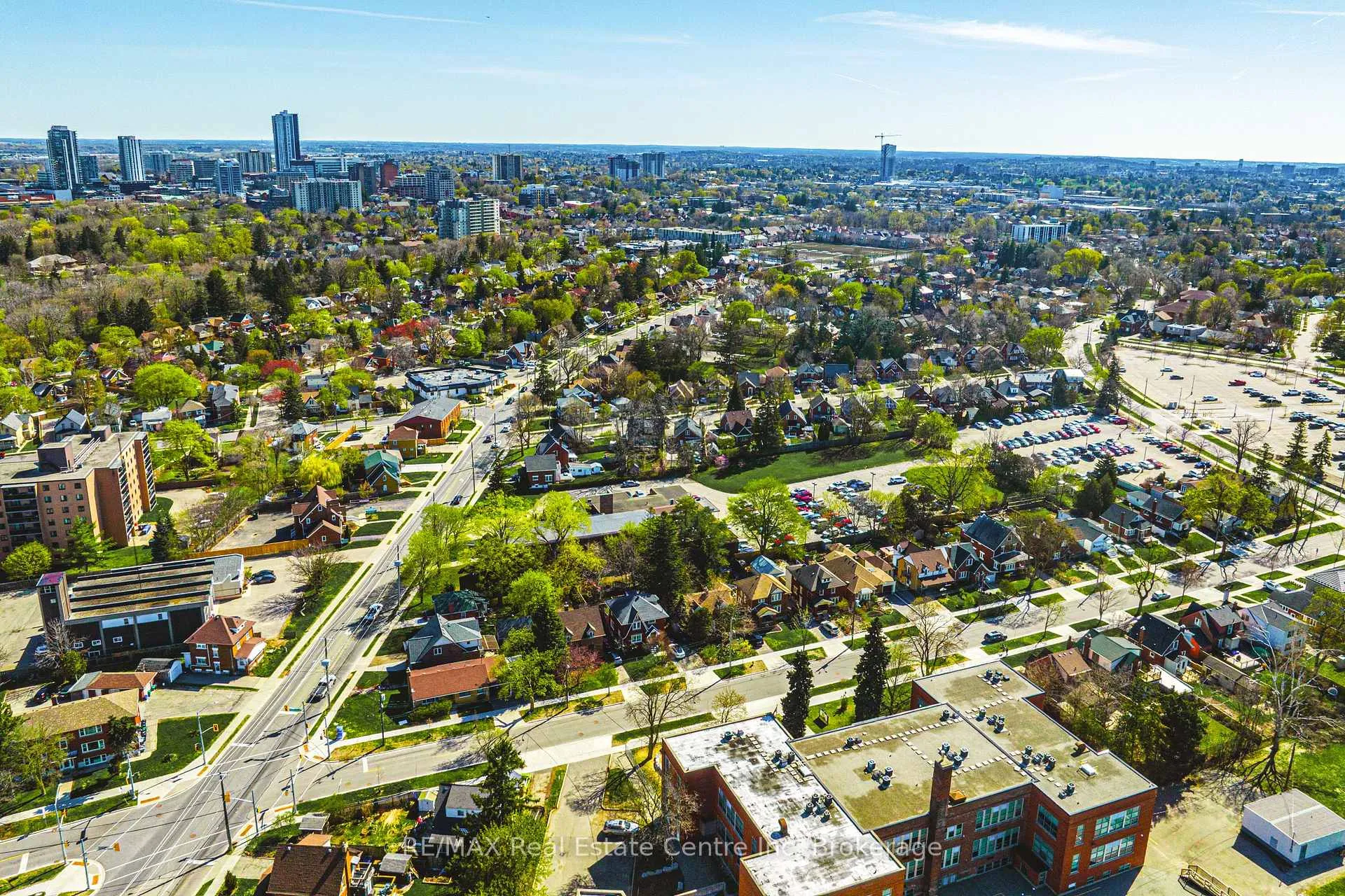 Photo 44 of 55 Vancamp Avenue, Kitchener — HOMEH