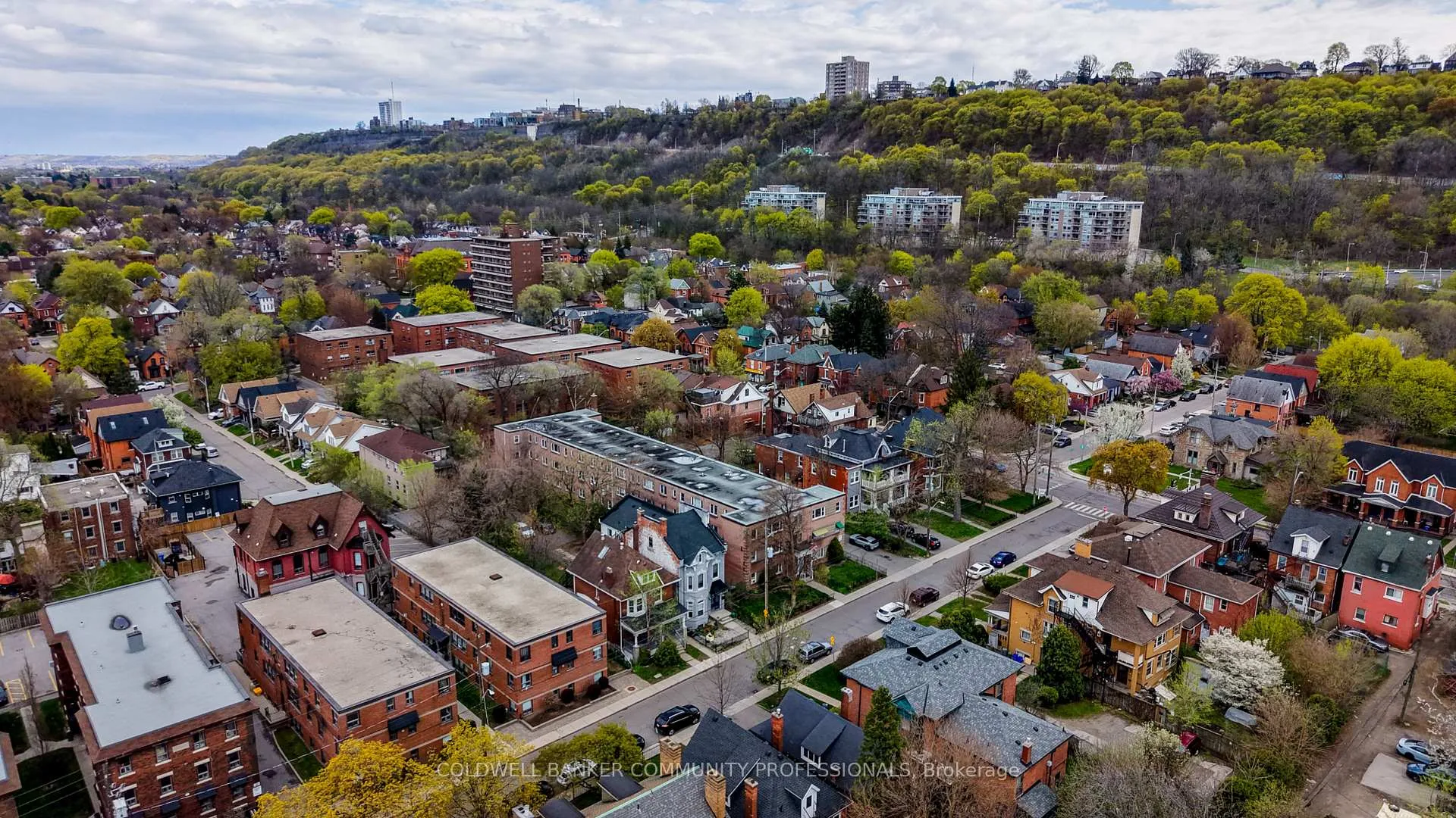 Photo 21 of 137 Emerald Street S, Hamilton, Stinson — HOMEH