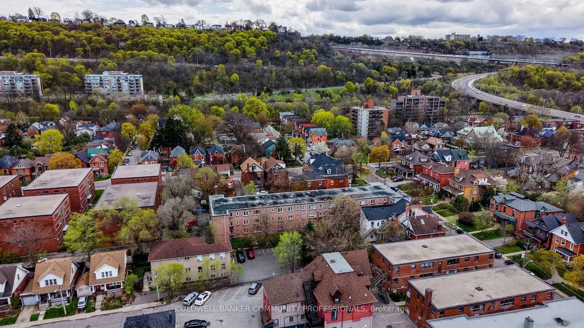 Photo 23 of 137 Emerald Street S, Hamilton, Stinson — HOMEH