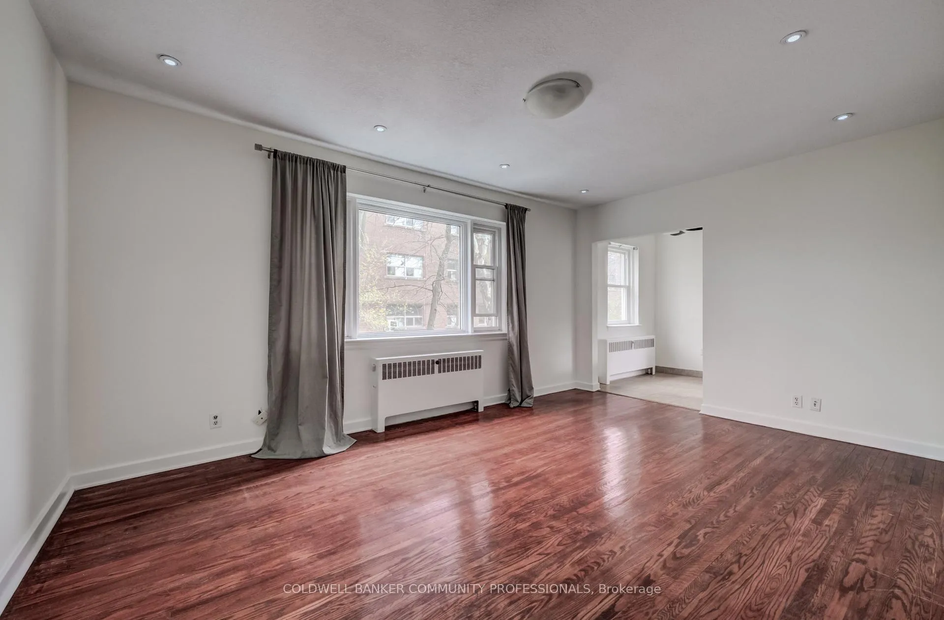 Photo 14 of 137 Emerald Street S, Hamilton, Stinson — HOMEH
