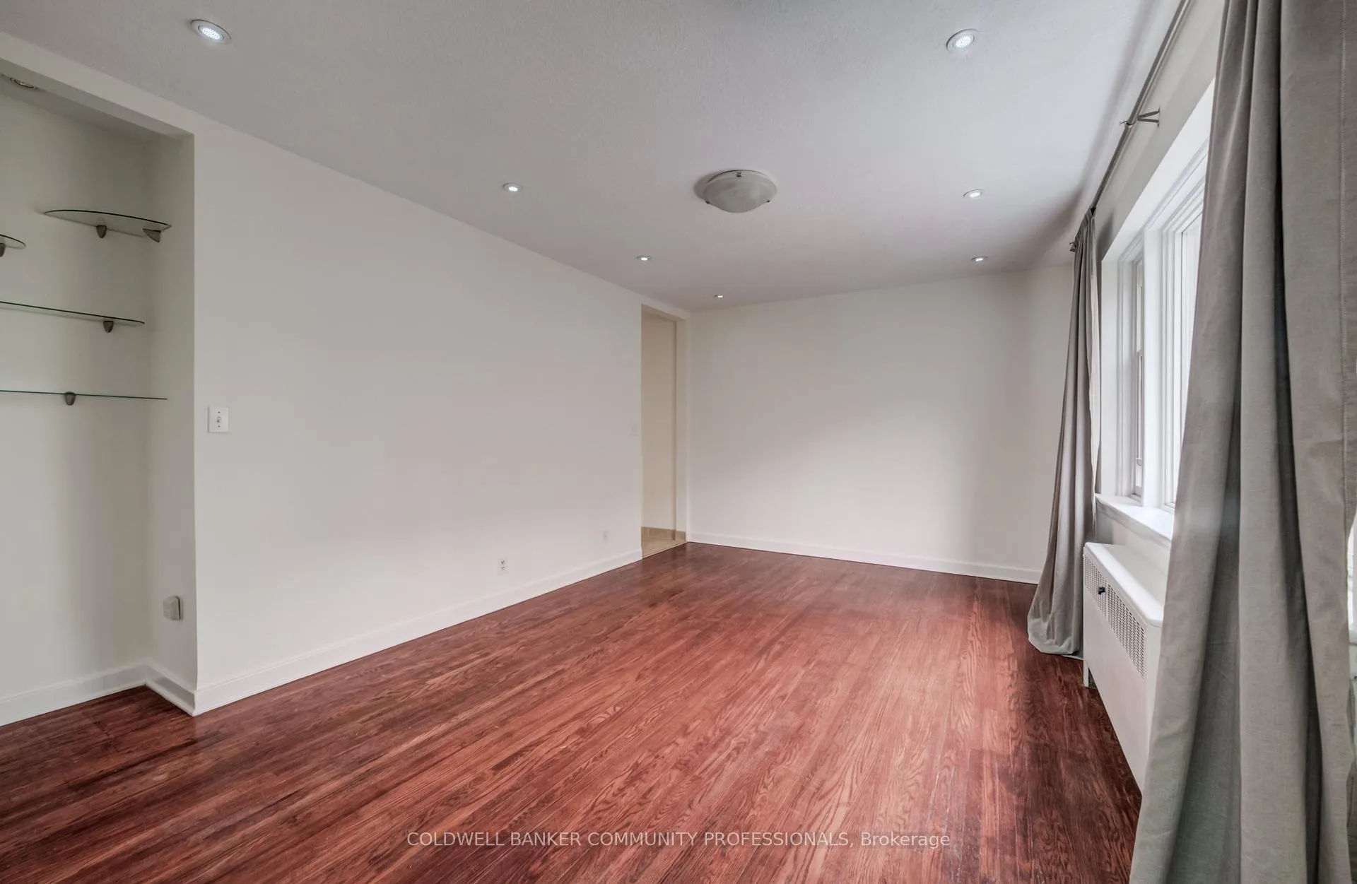 Photo 10 of 137 Emerald Street S, Hamilton, Stinson — HOMEH