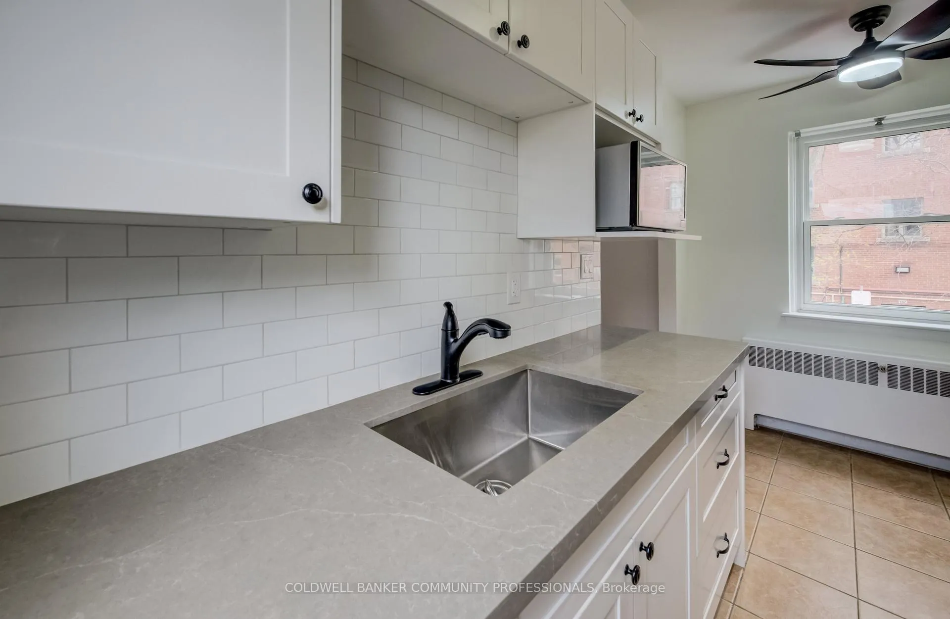 Photo 6 of 137 Emerald Street S, Hamilton, Stinson — HOMEH