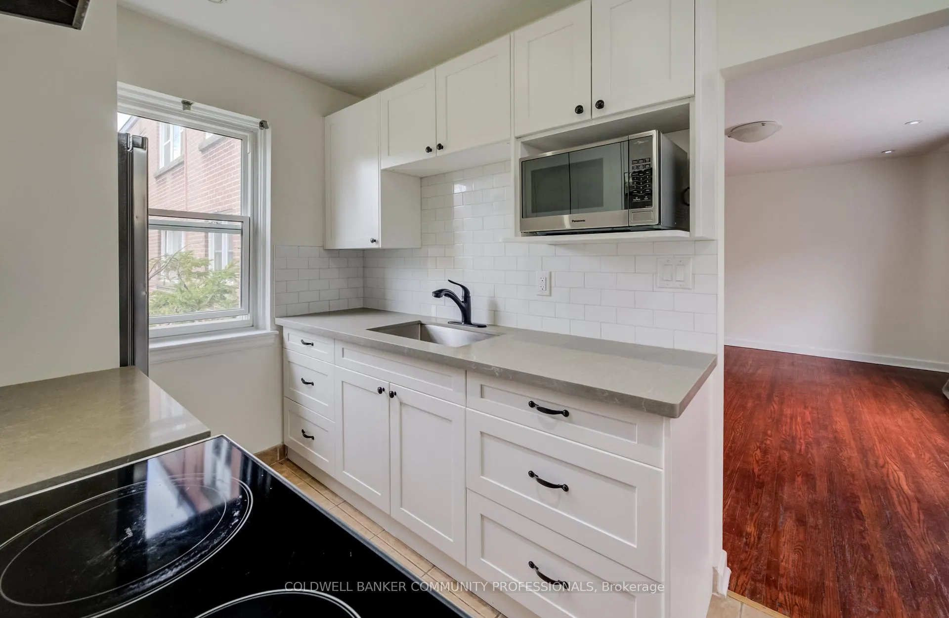 Photo 7 of 137 Emerald Street S, Hamilton, Stinson — HOMEH