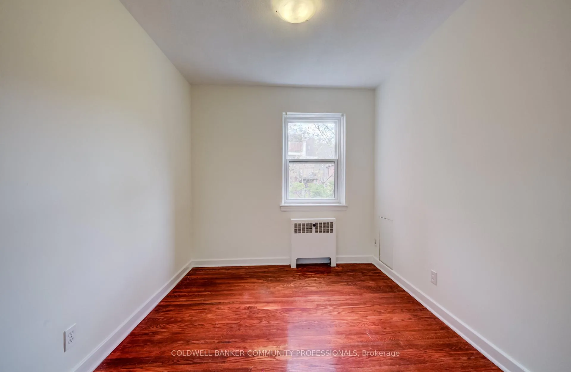 Photo 11 of 137 Emerald Street S, Hamilton, Stinson — HOMEH