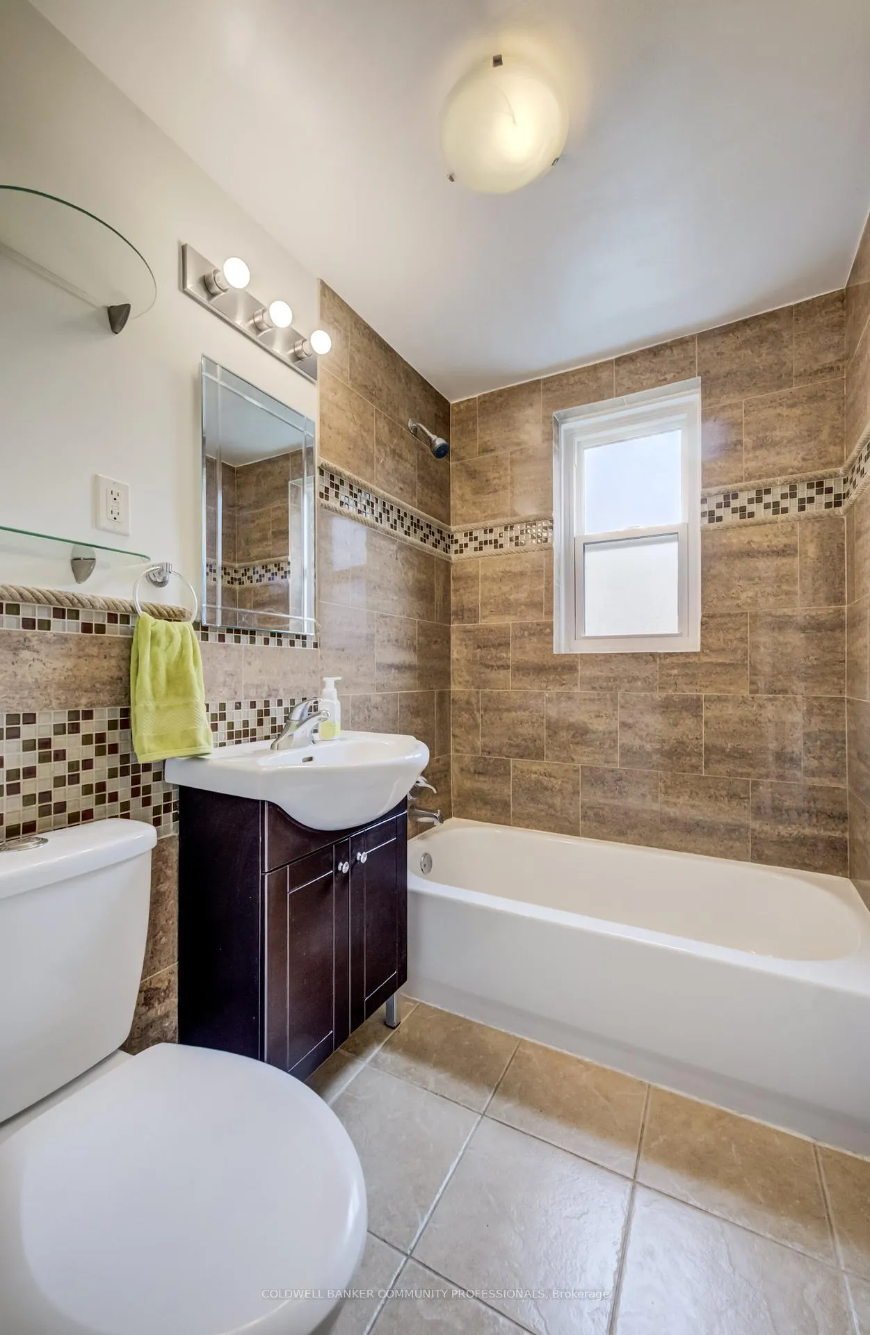 Photo 17 of 137 Emerald Street S, Hamilton, Stinson — HOMEH