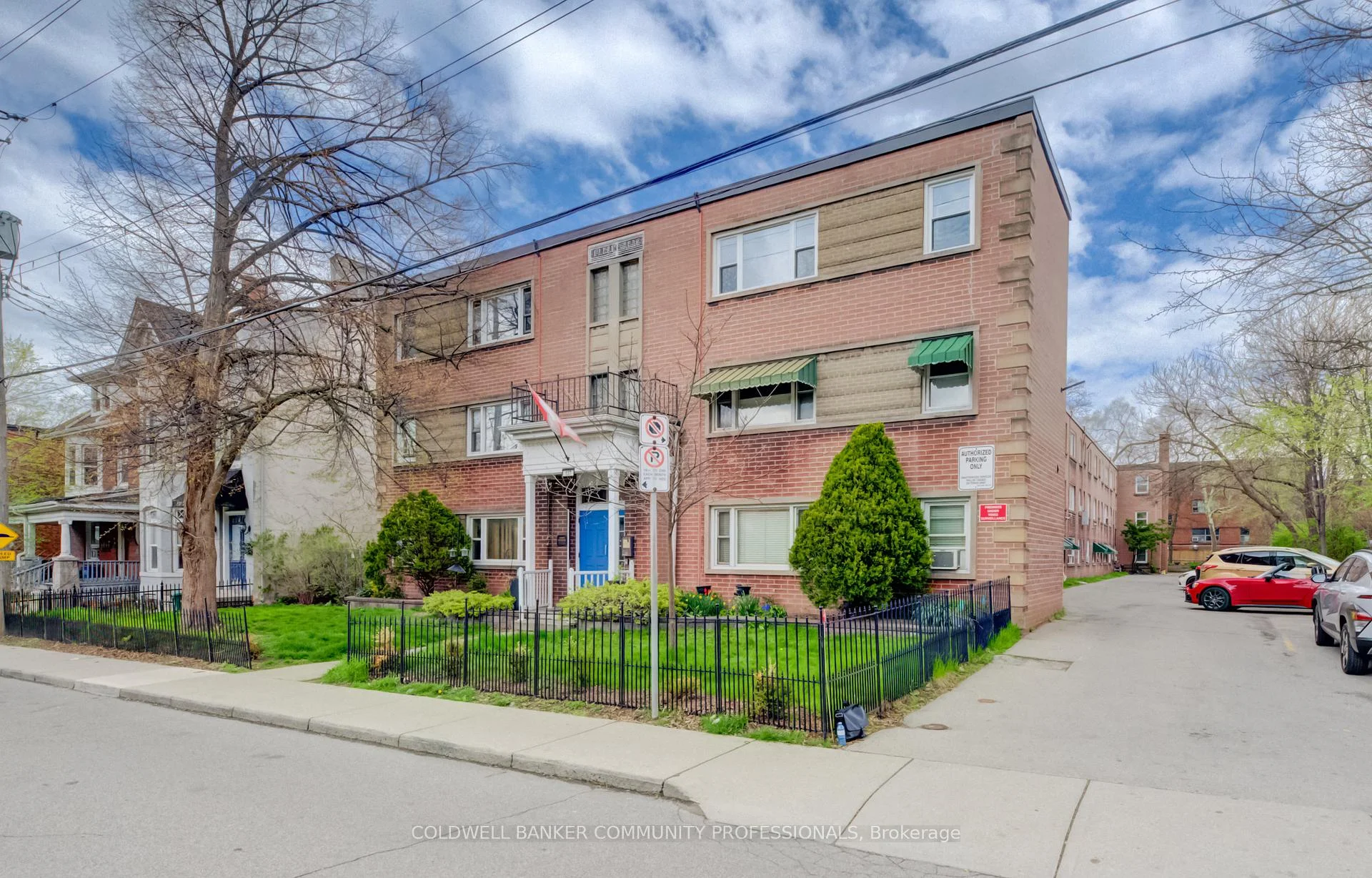 Photo 2 of 137 Emerald Street S, Hamilton, Stinson — HOMEH
