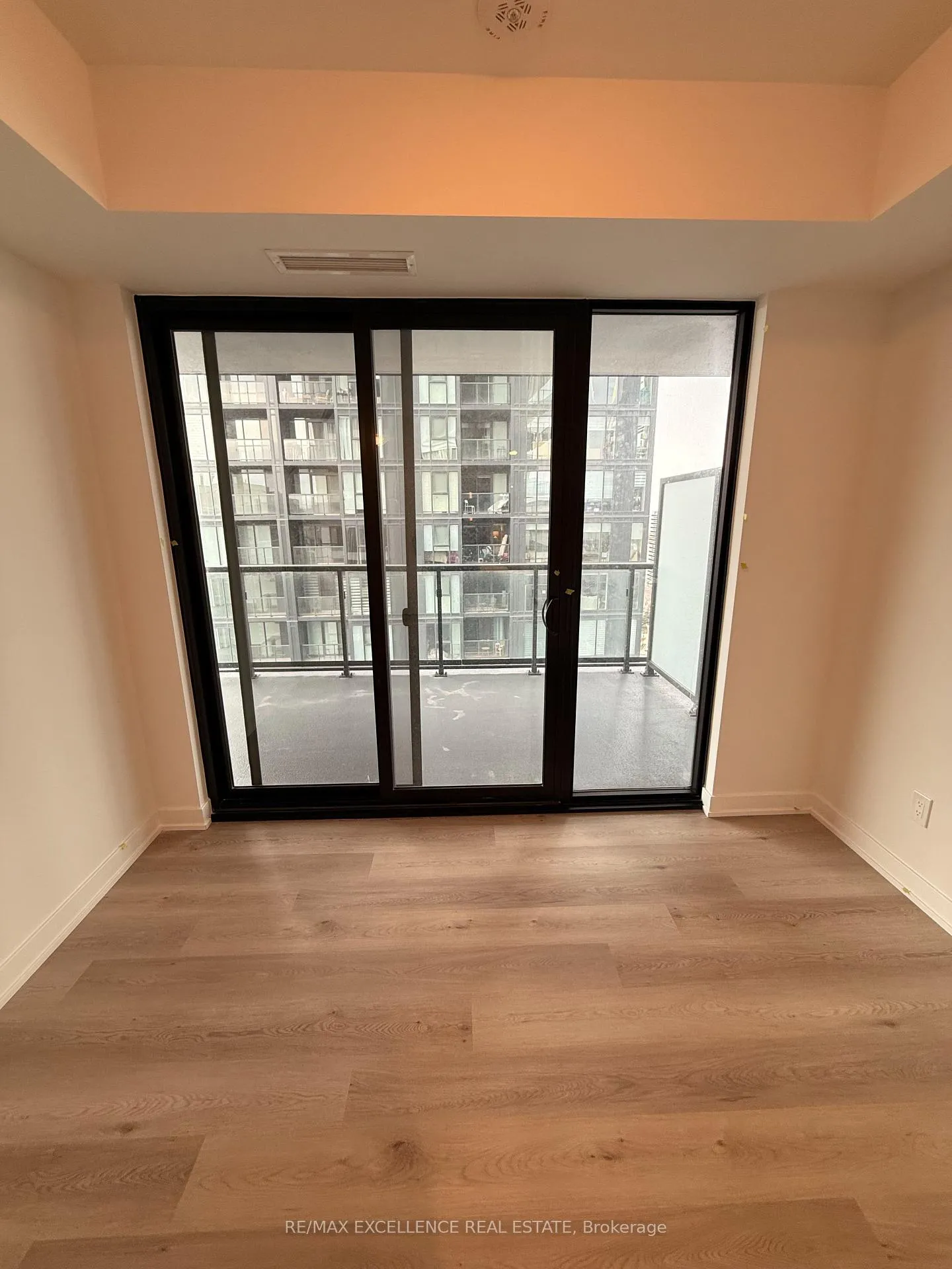Photo 15 of Unit 1403, 2075 Lakeshore Road, Burlington, Brant — HOMEH