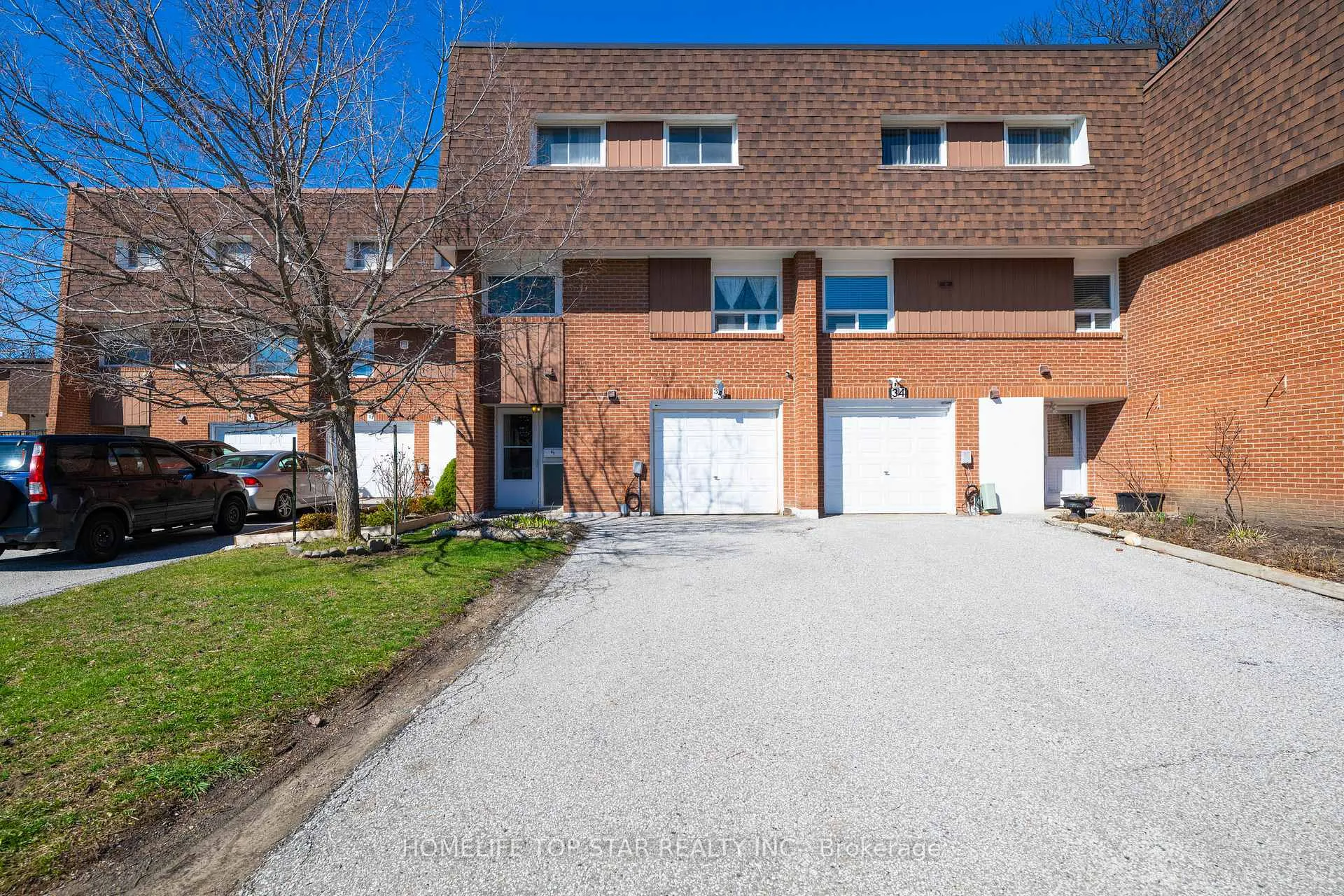Photo 2 of Unit 33, 452 Silverstone Drive, Etobicoke, West Humber-Clairville — HOMEH