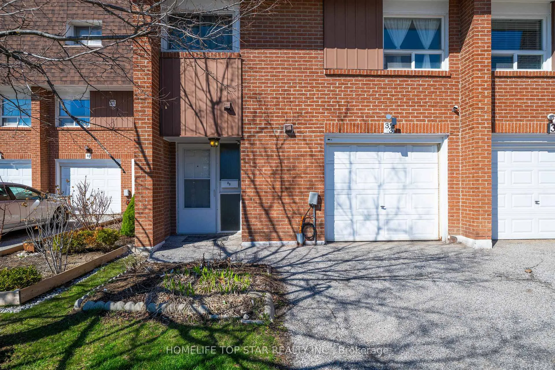 Photo 4 of Unit 33, 452 Silverstone Drive, Etobicoke, West Humber-Clairville — HOMEH